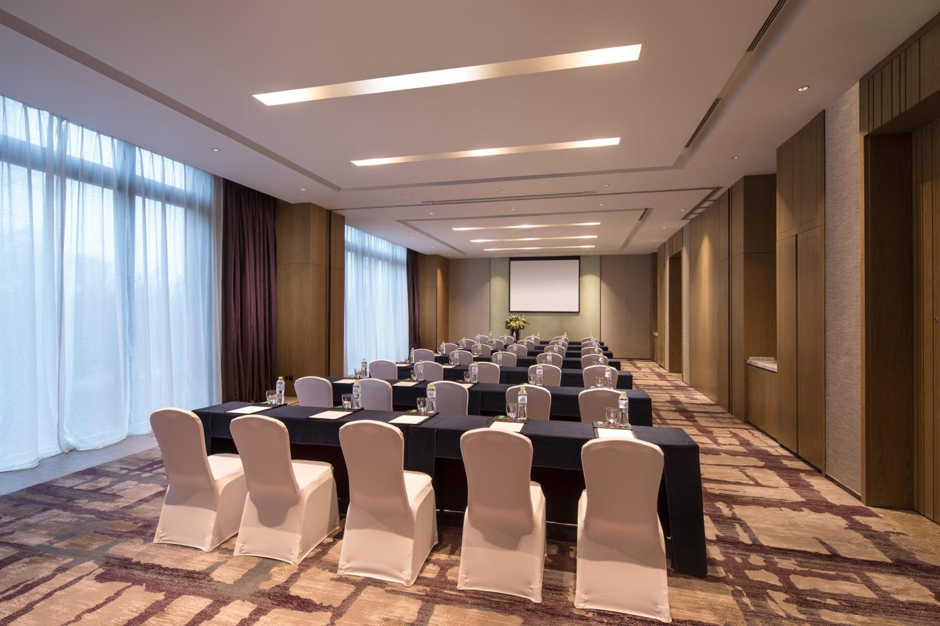 Crowne Plaza QingdaoOriental Movie Metropolis by IHG