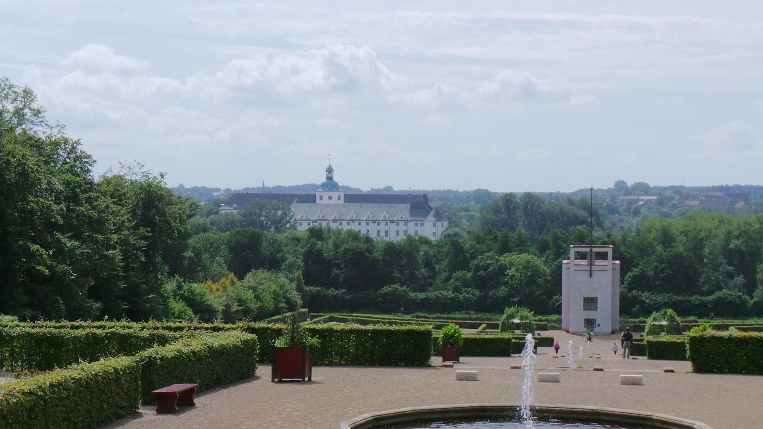 Hinter Dem Schloss view 5