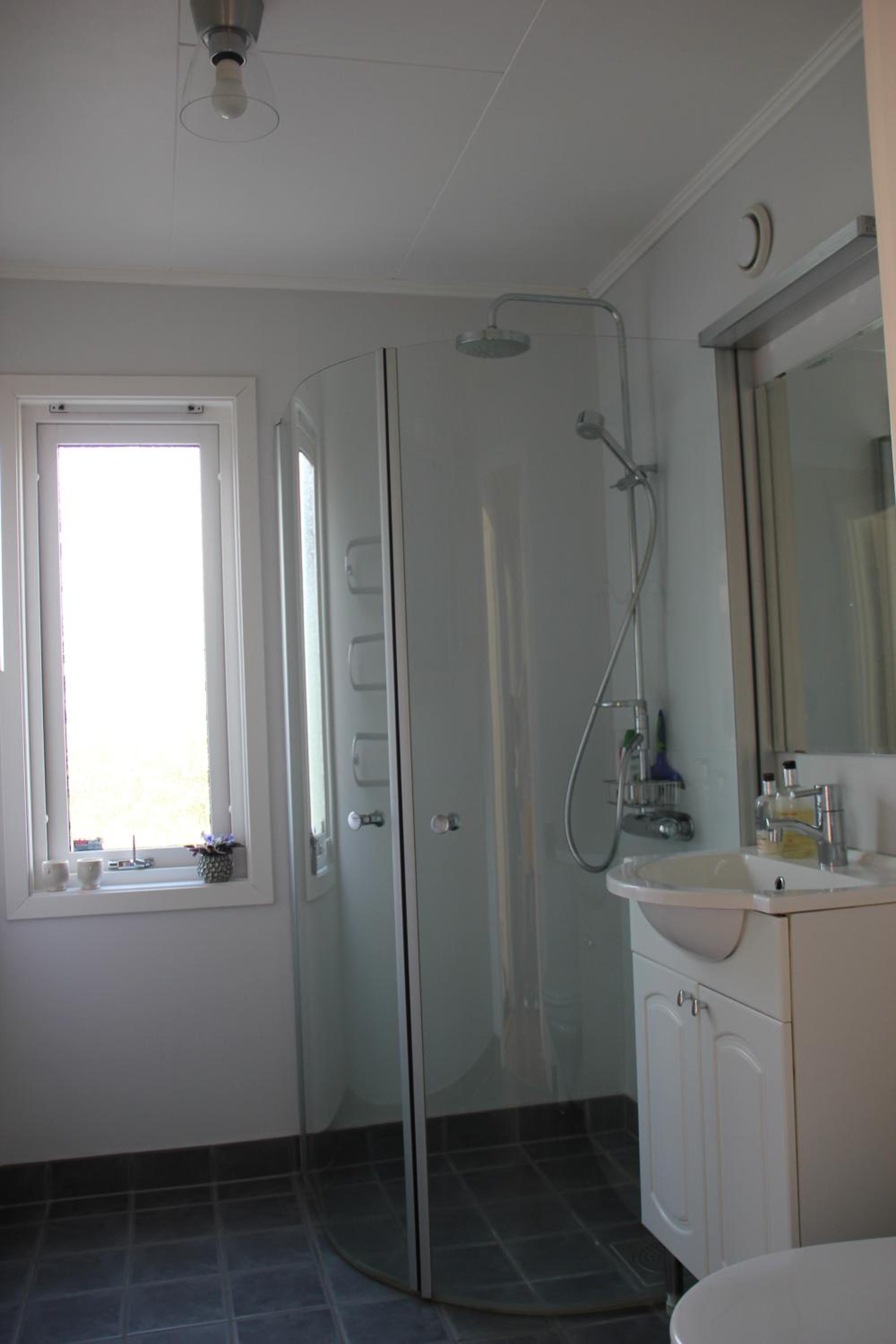 Private room for rent in a villa with garden view view 5