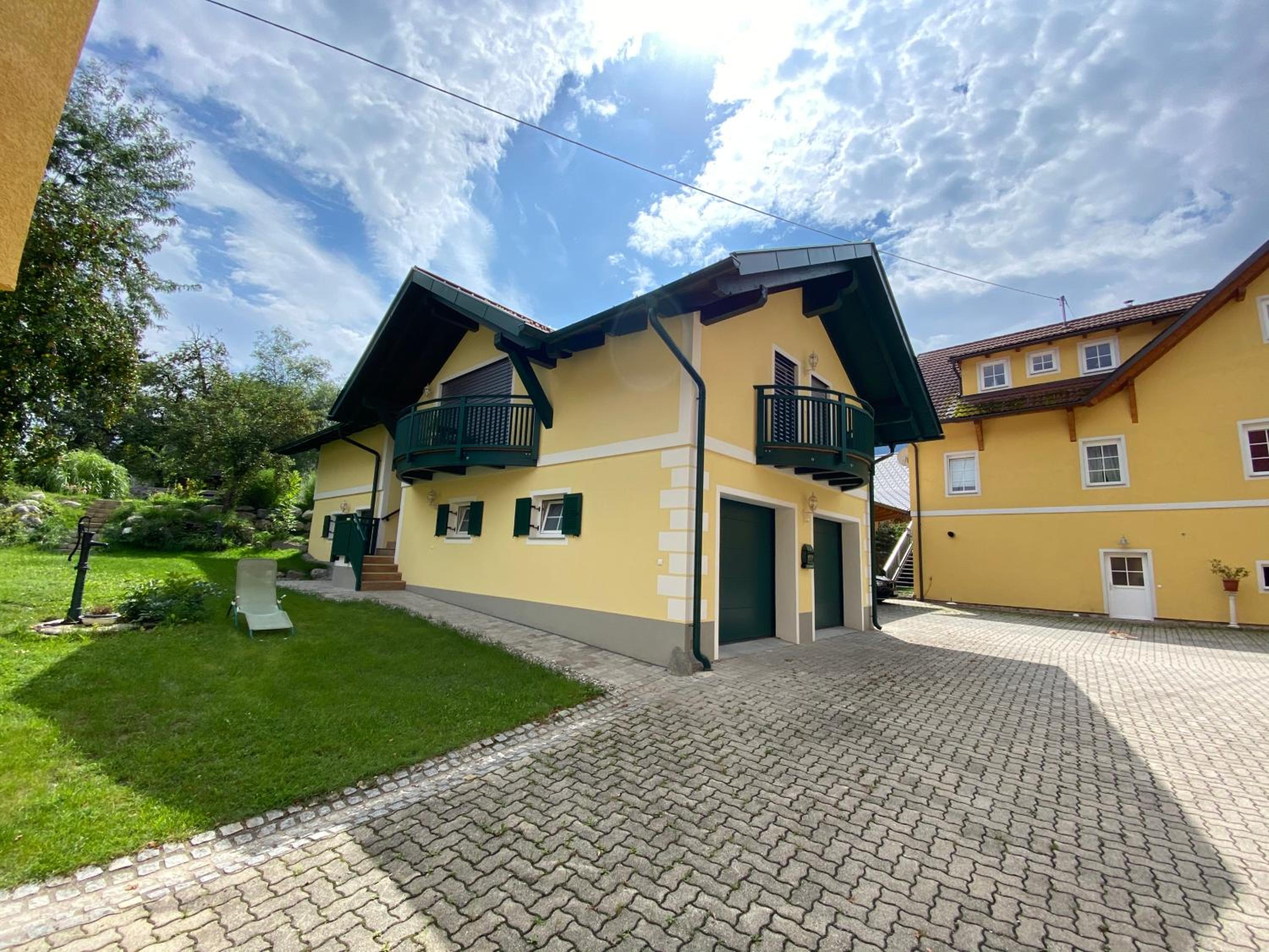 Apartments Edelweiß & Enzian - Gästehaus zum Fuchs view 2