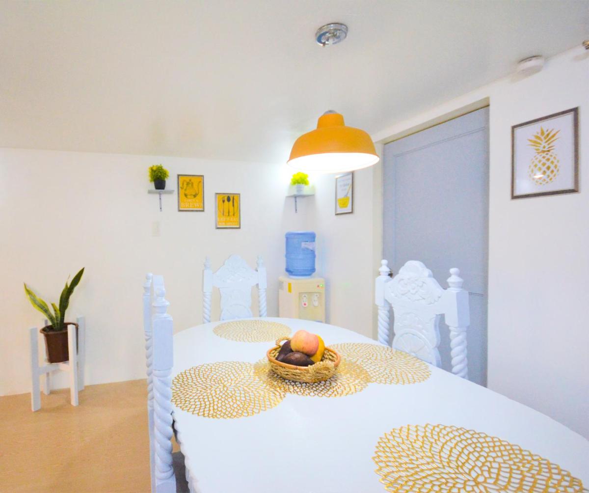 Charming Modern 2-Bedroom Apartment, Olongapo City Center
