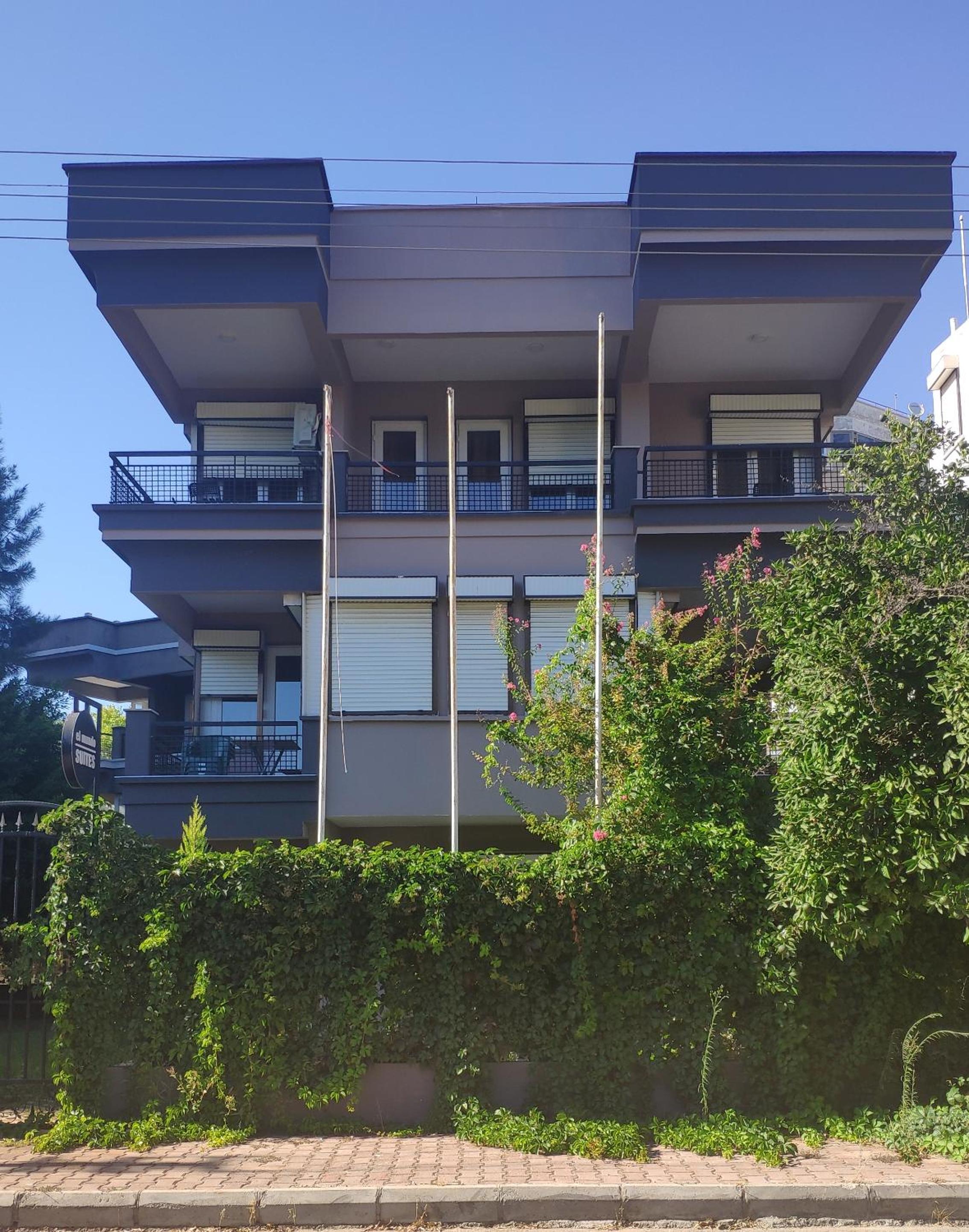 El Mundo Suites - Image 42