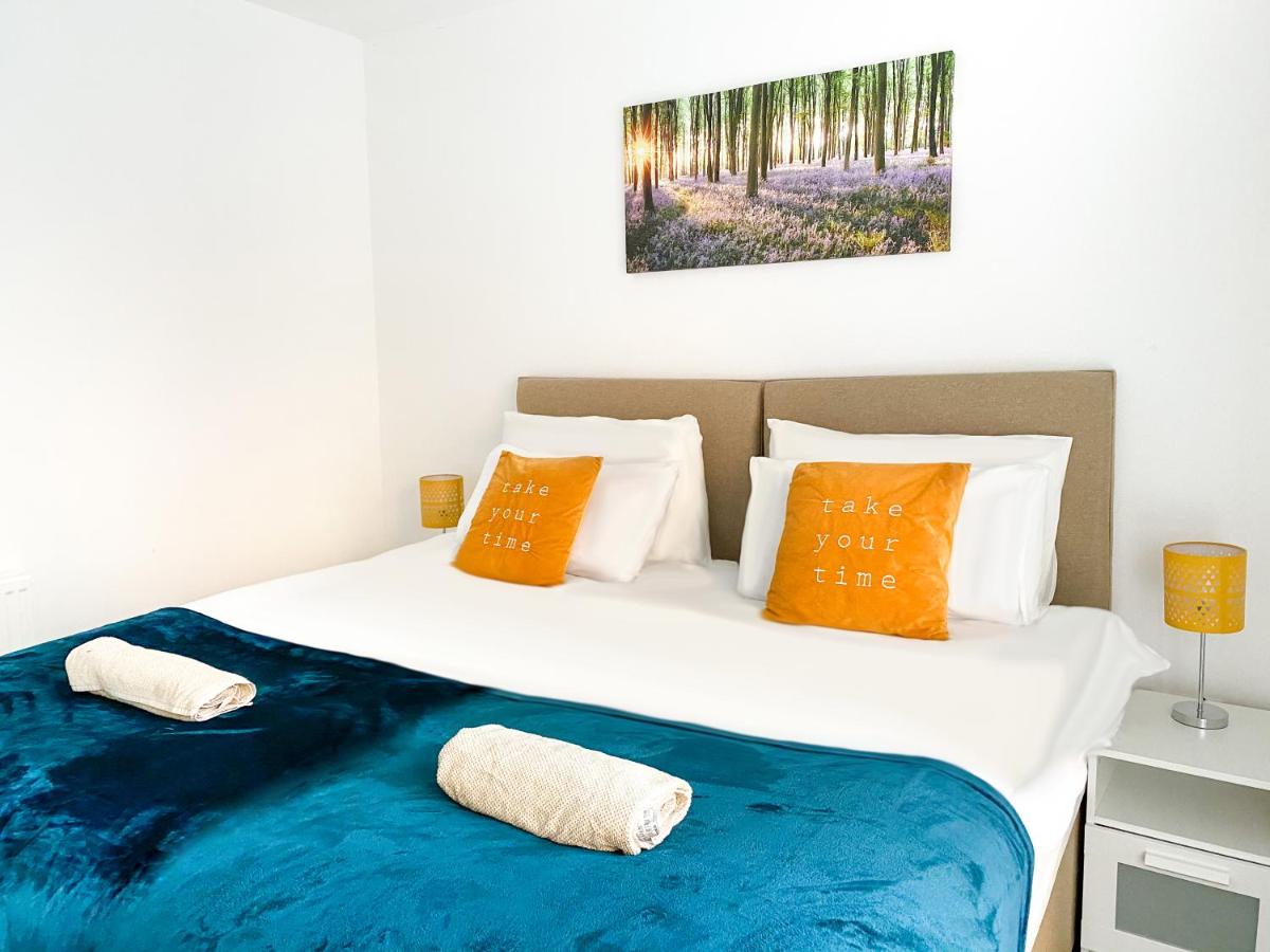 Luxury Campbell Park Apartments in Central MK with Balcony, Free Parking & Smart TV with Netflix by Yoko Property view 3