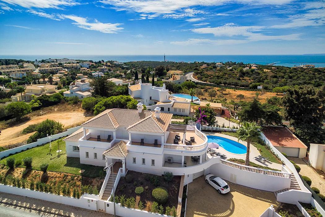 Villa Ocean Blue Ocean views Walk to beach Pool