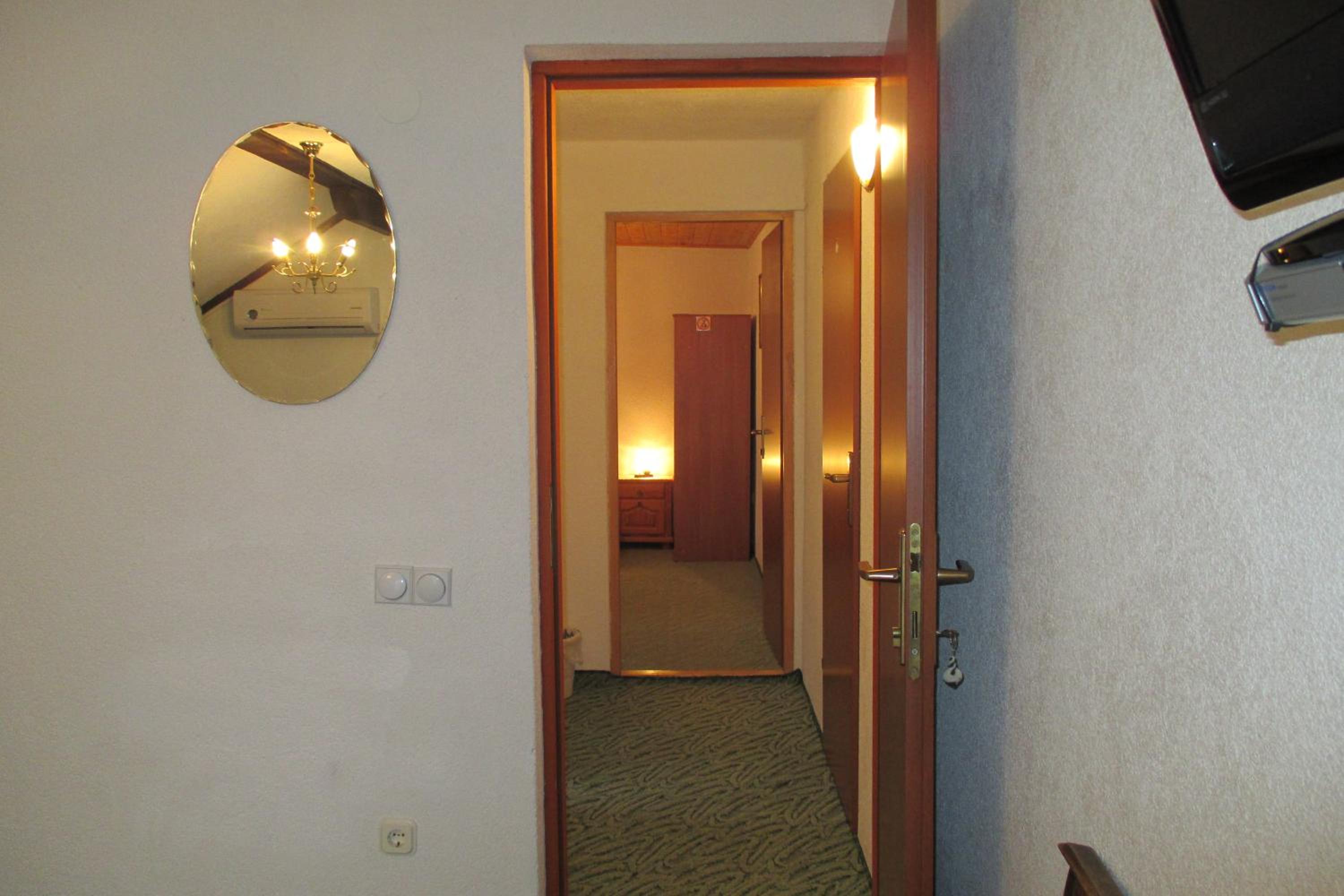 Photo 34
