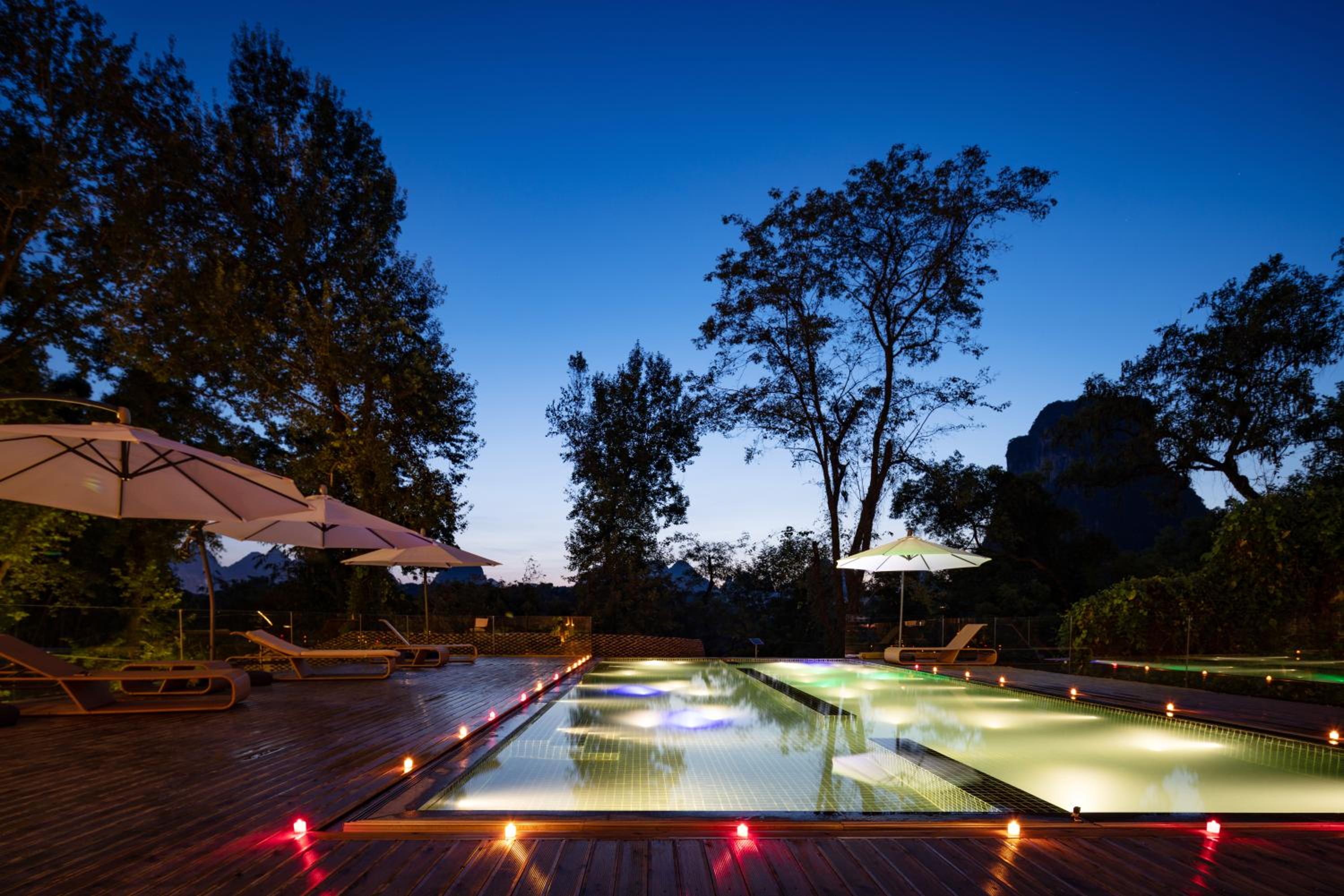 Yangshuo River Lodge Hotel--English speaking team&Swimming pool&Activties organized&Free pick up from Airport or TS over 3 nights