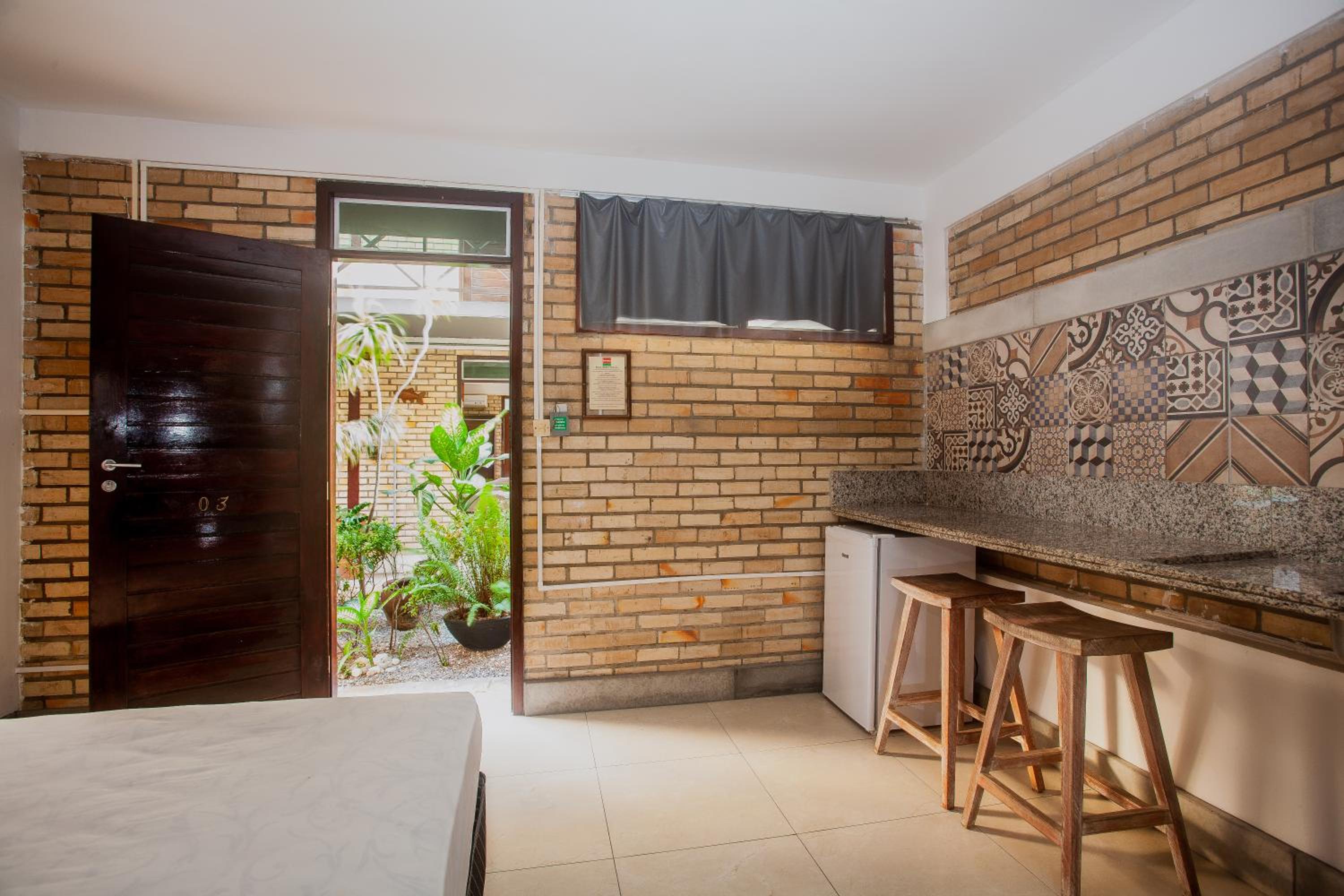 Economy Flat