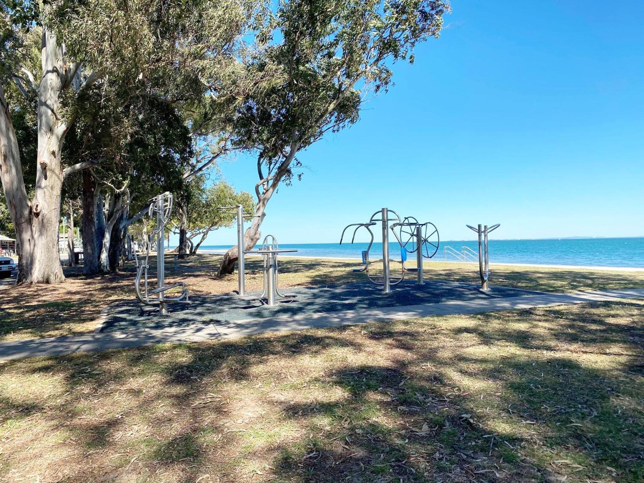 Dolphin View on South Esplanade view 4