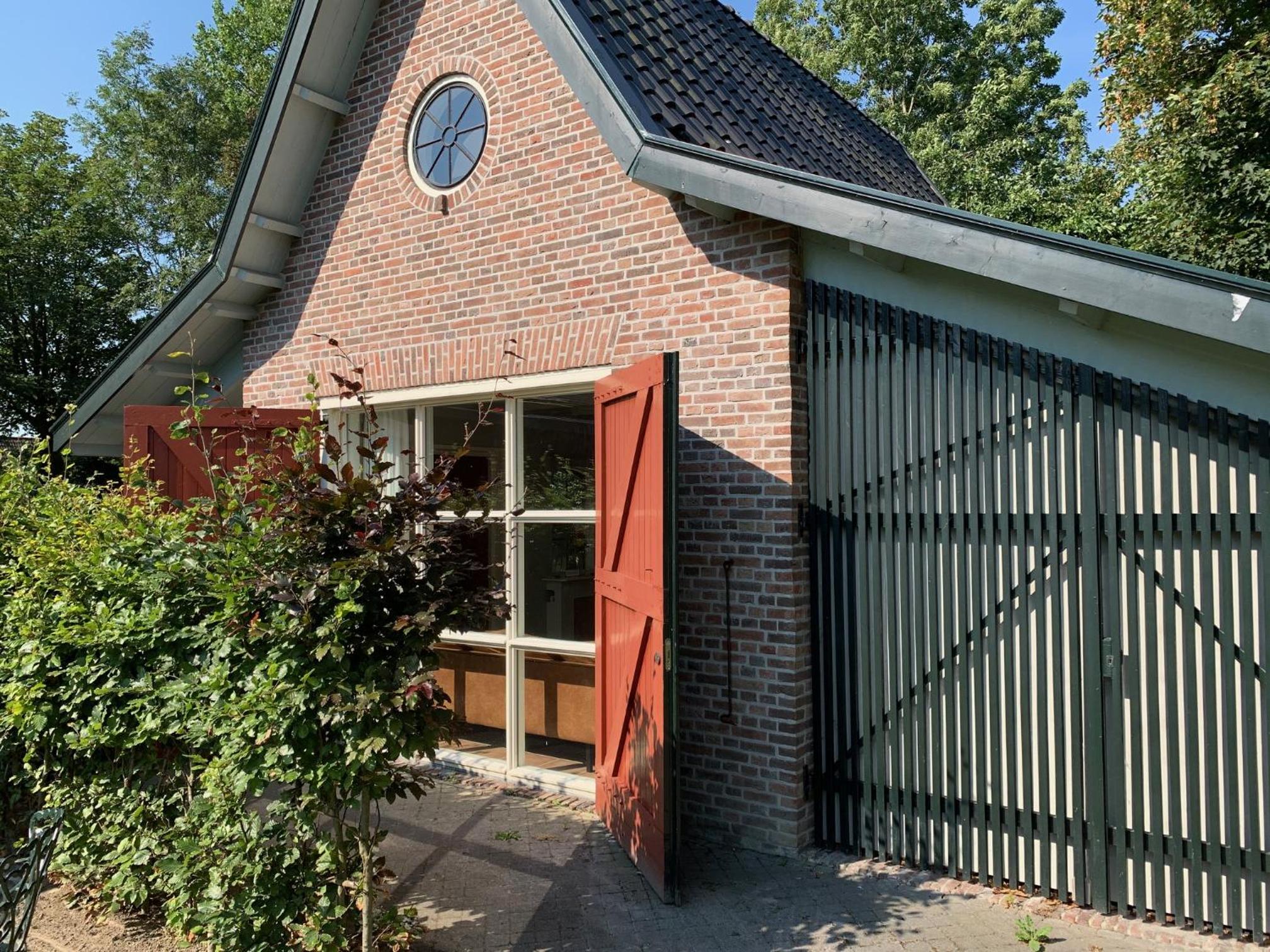 Túnhúske met tuin nabij Leeuwarden