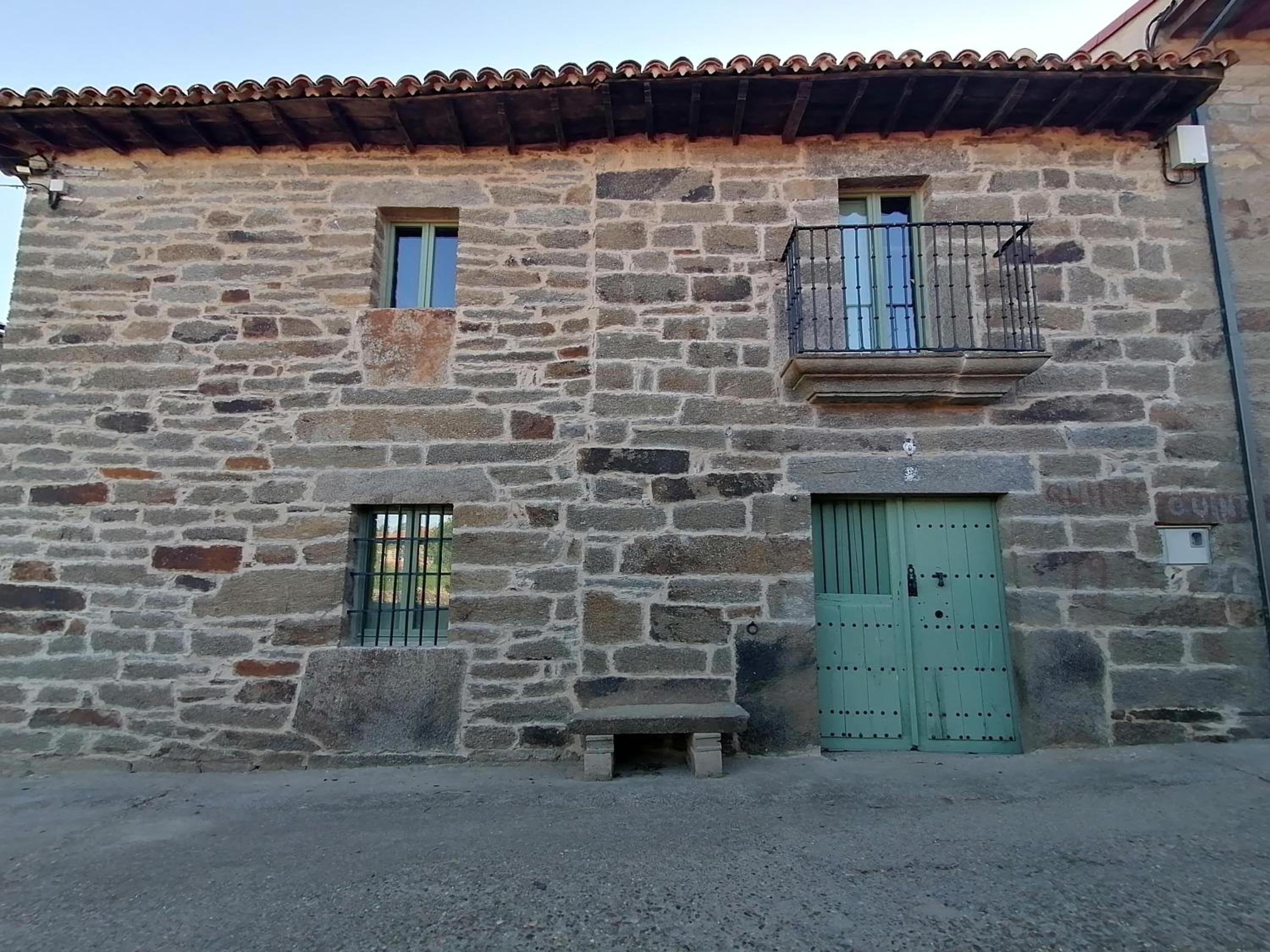 Photo 8