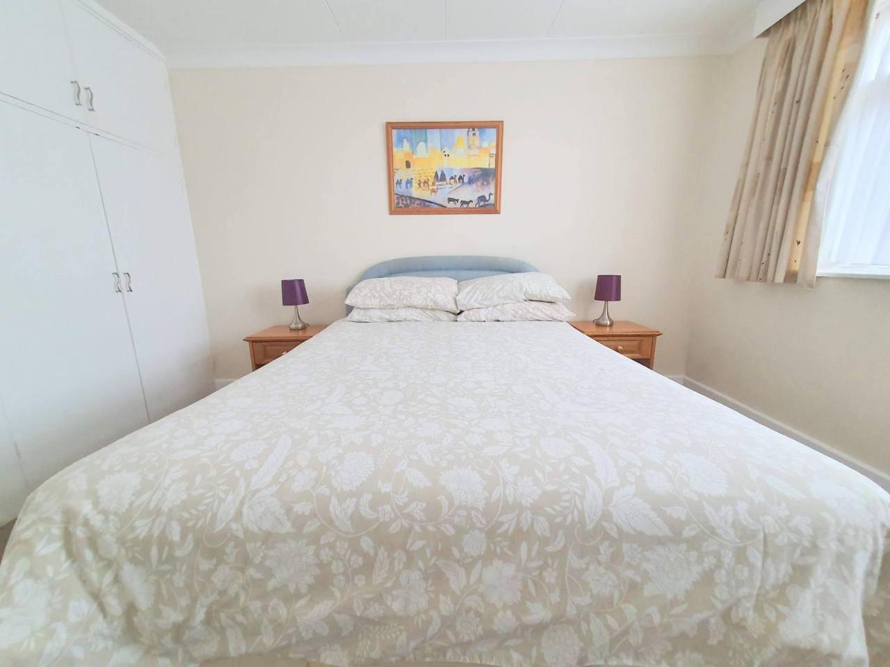 Wentworth Apartment with 2 bedrooms, Superfast Wi-Fi and Parking view 3