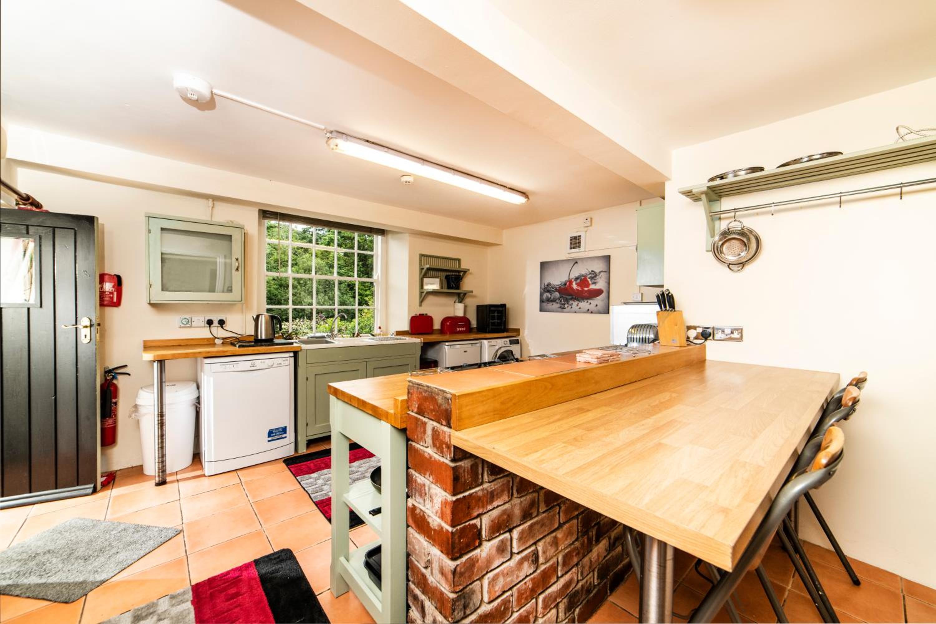 Self Catering Accommodation, Cornerstones, 16th Century Luxury House overlooking the River