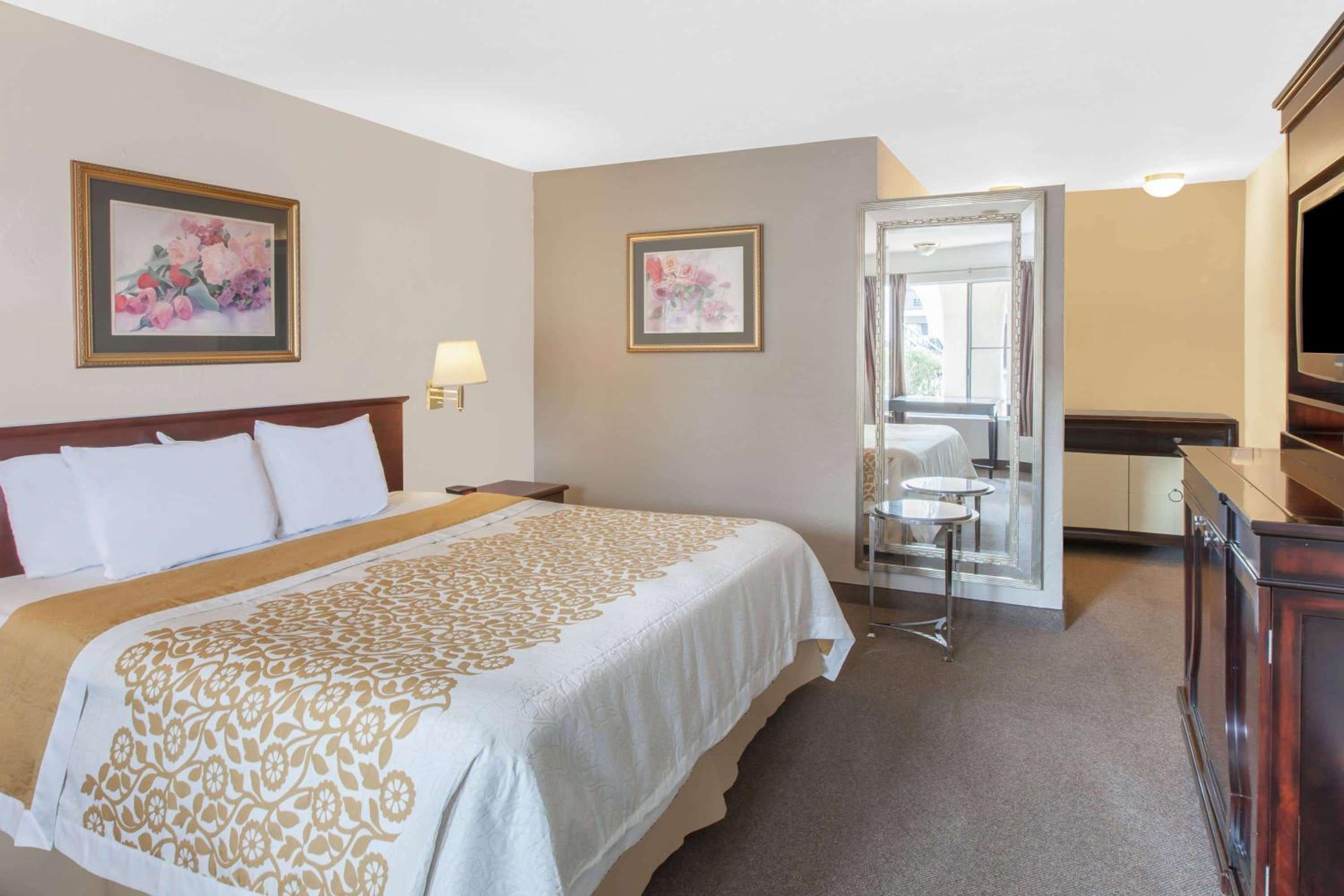 Camarillo Vacations - Days Inn by Wyndham Camarillo - Ventura - Property Image 19