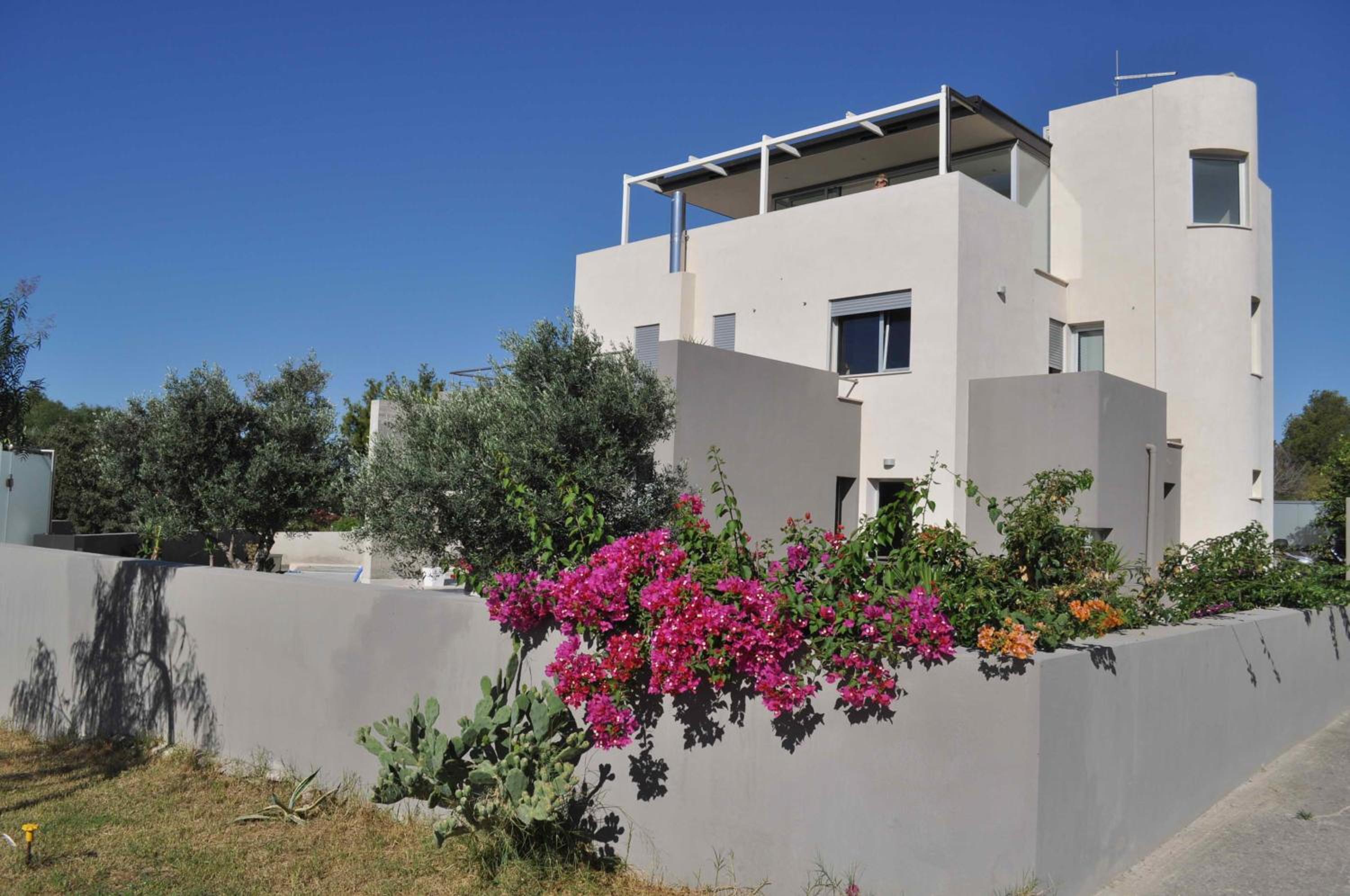 Art House Quartu - Margine Rosso