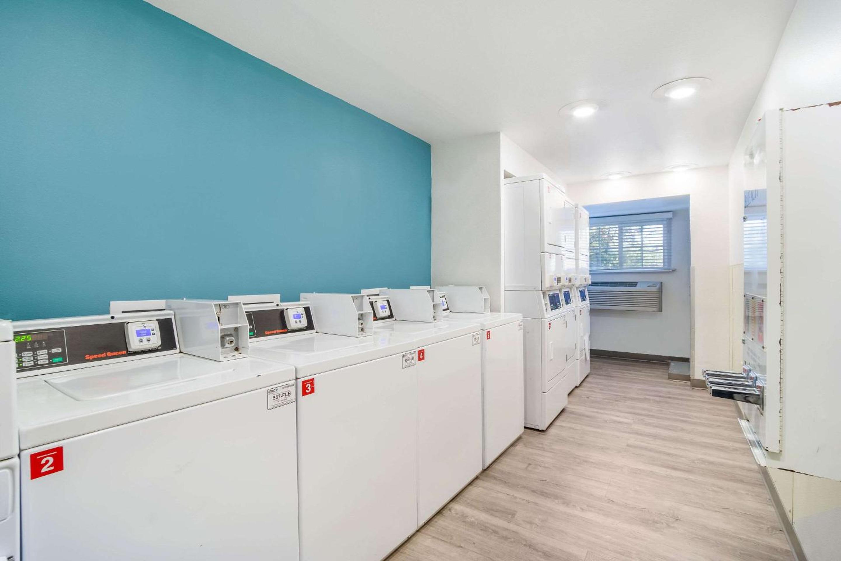 WoodSpring Suites | North Charleston Airport I-526