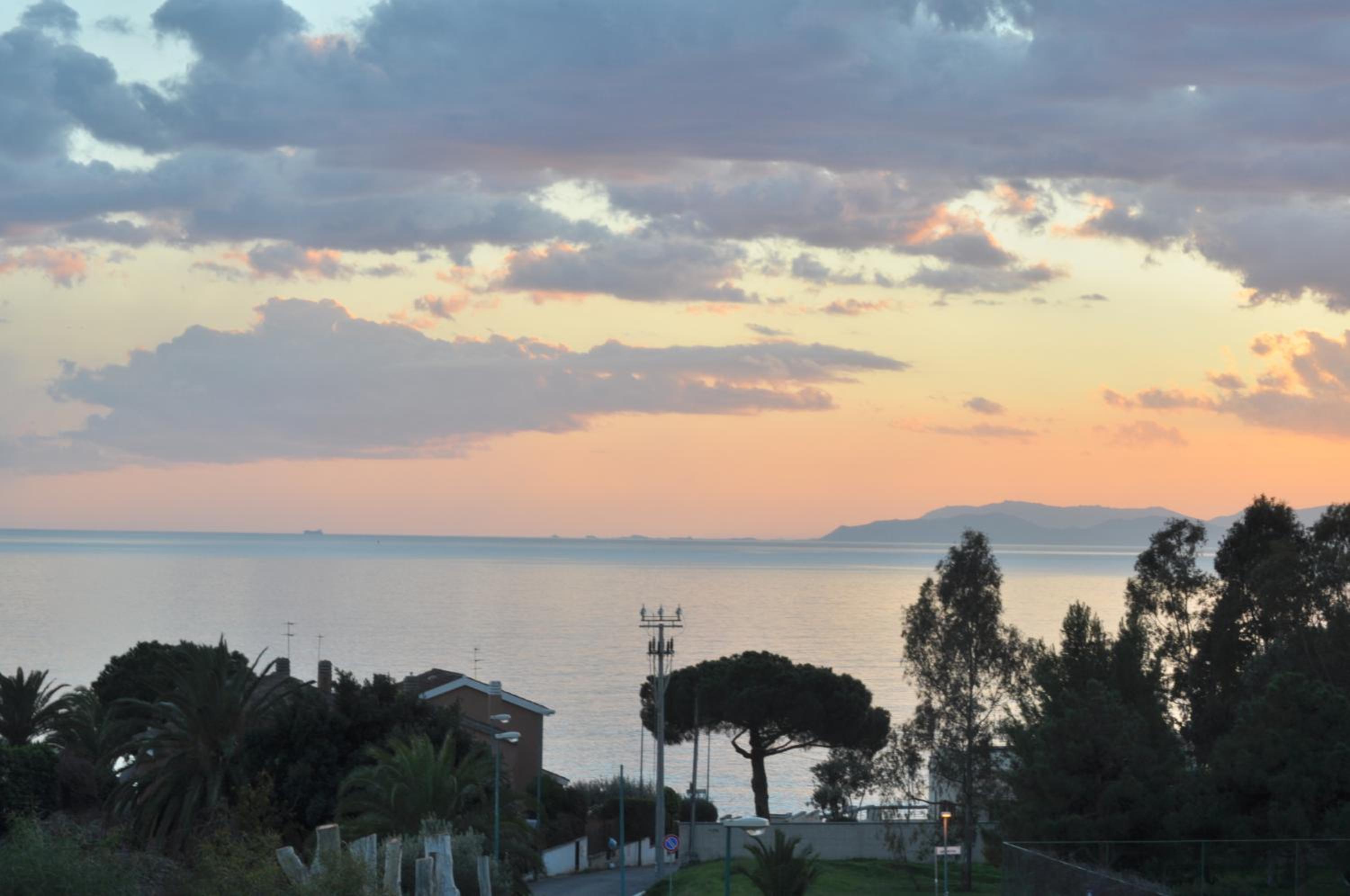 Art House Quartu - Margine Rosso