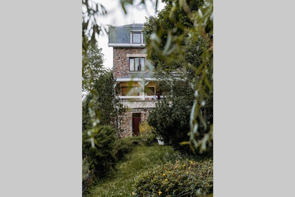 Les Genêts