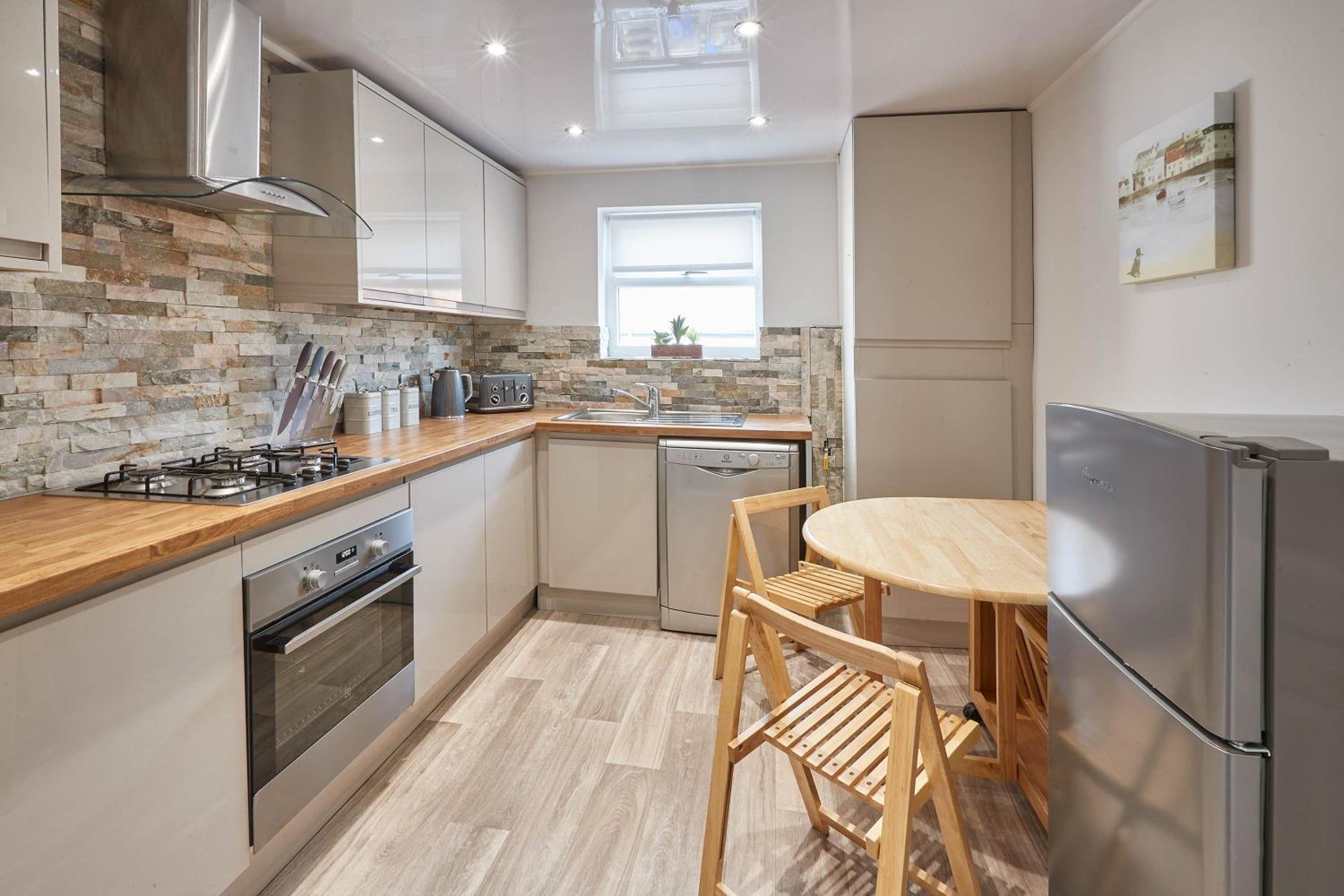 Host & Stay - Huntcliffe at Ruby view 3