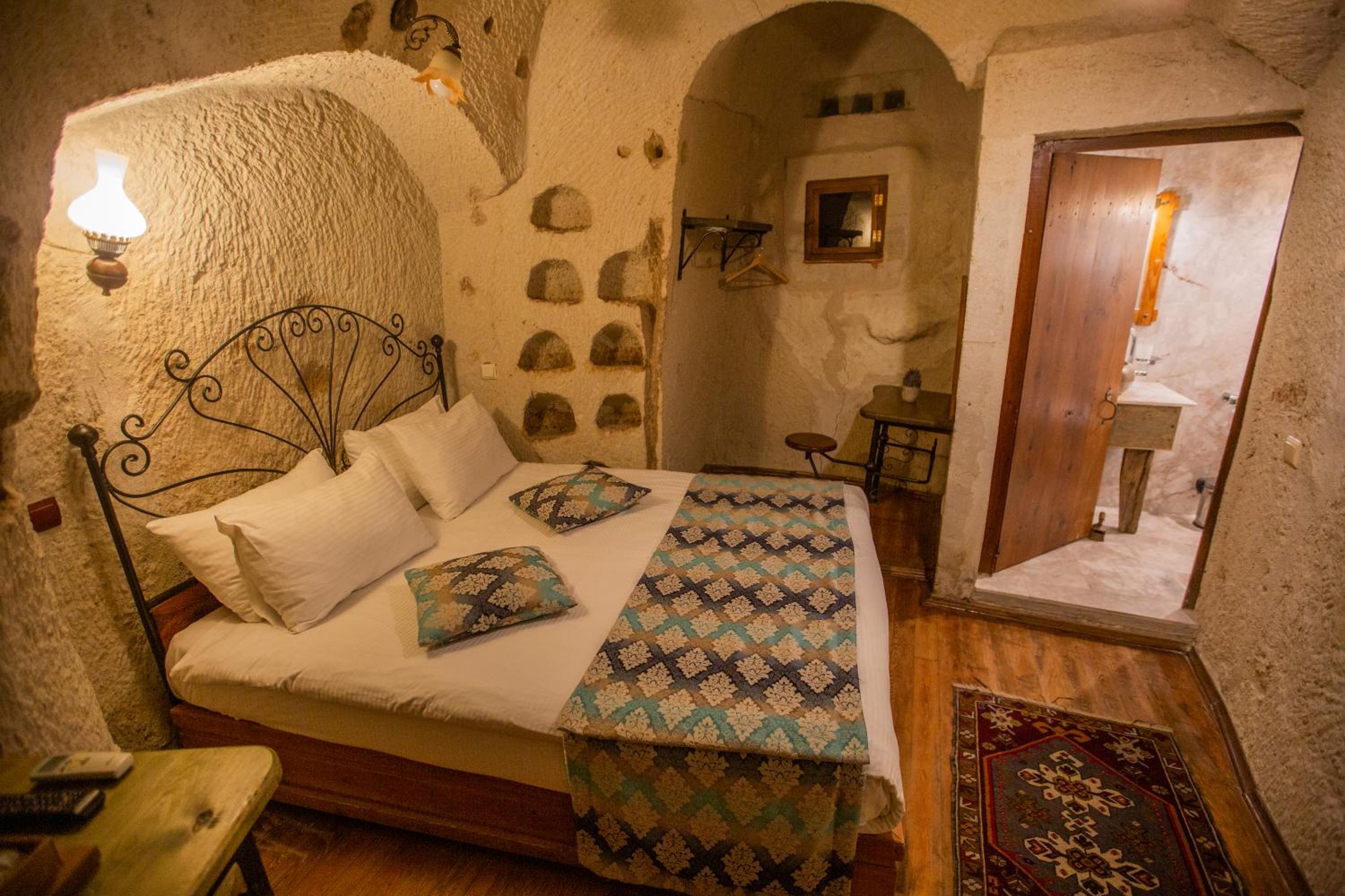 Divan Cave House - Image 30