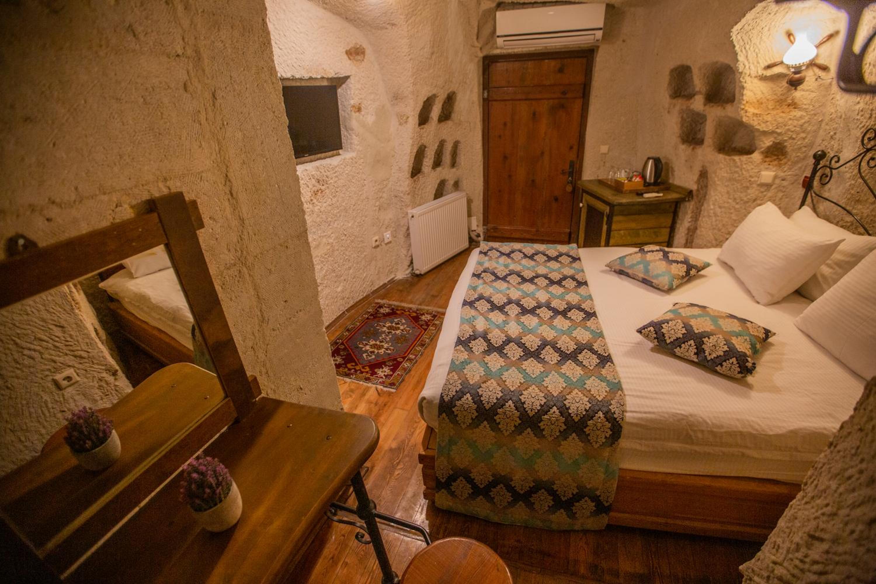 Divan Cave House - Image 29