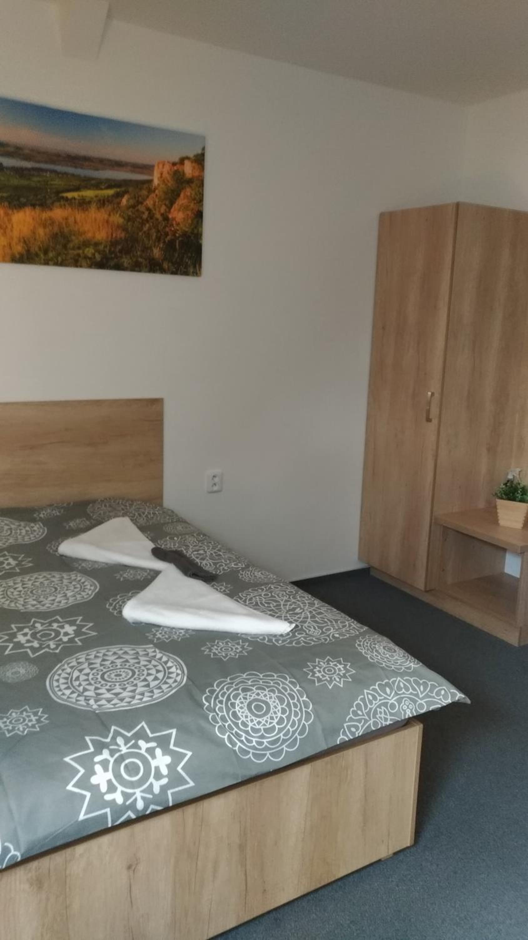 Penzion Kometa - rodinný pobyt u Novomlýnských jezer s komfortem, restaurací a dětskou zónou