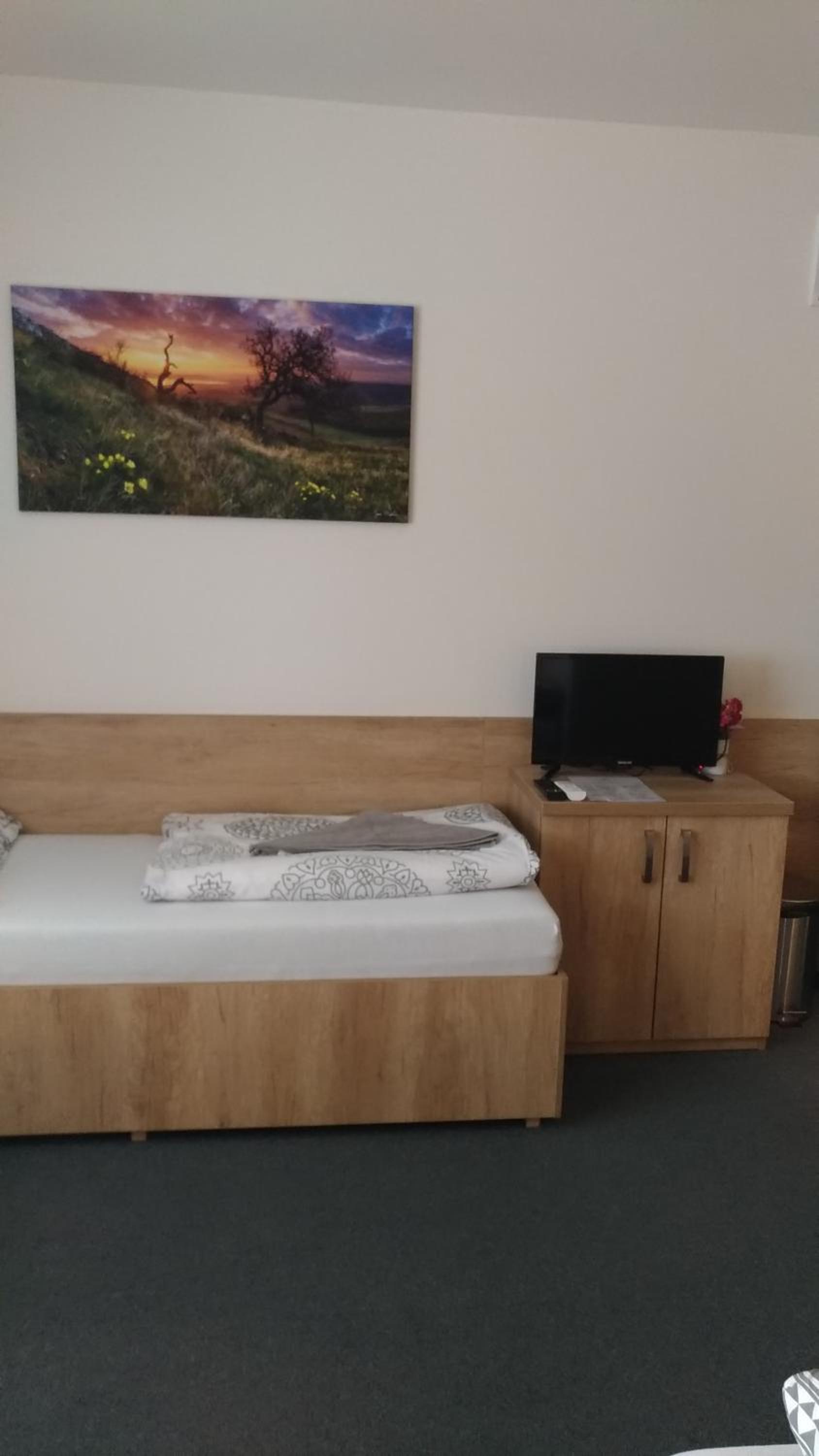 Penzion Kometa - rodinný pobyt u Novomlýnských jezer s komfortem, restaurací a dětskou zónou