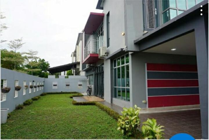 Jovial home