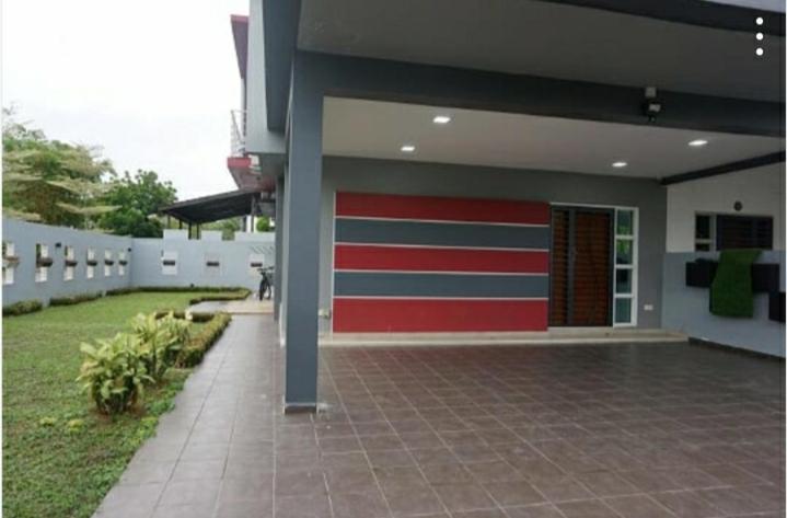 Jovial home