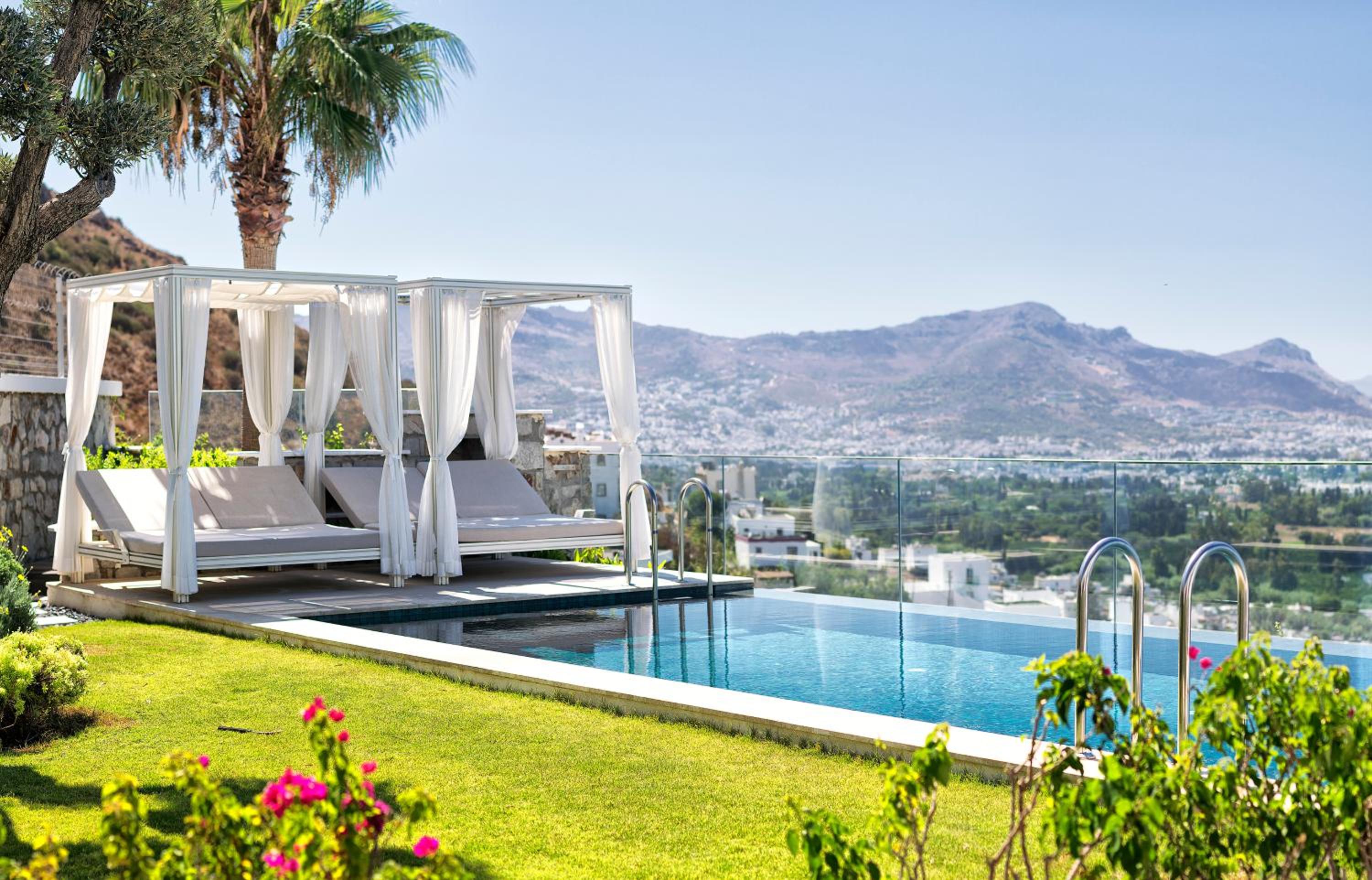 Bodrum Infinity en Turgutreis — recepcion & lobby