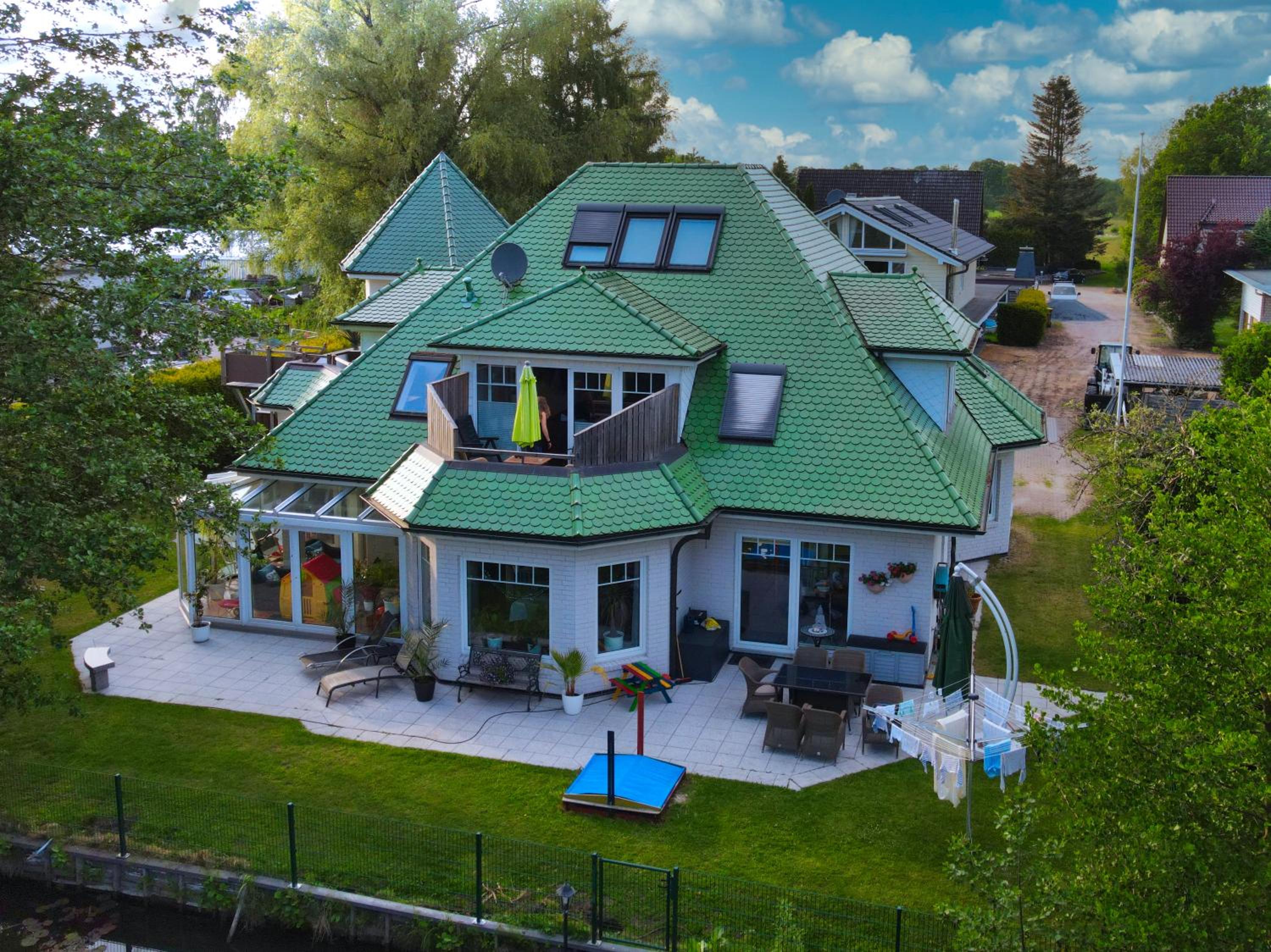 Moderne Maisonette-Wohnung am Karpfenteich; modern Apartment with view of the carp pond