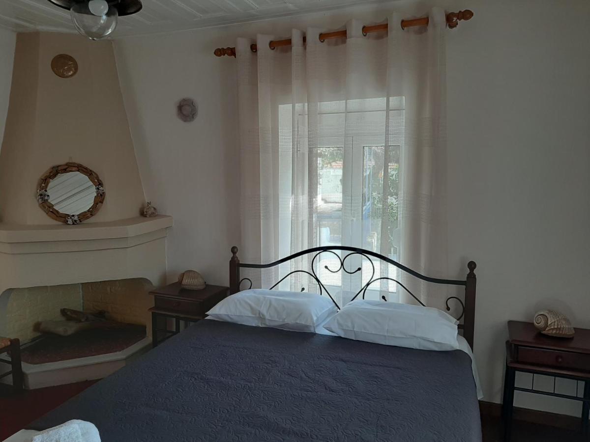 Chiona's Apartments by the Sea