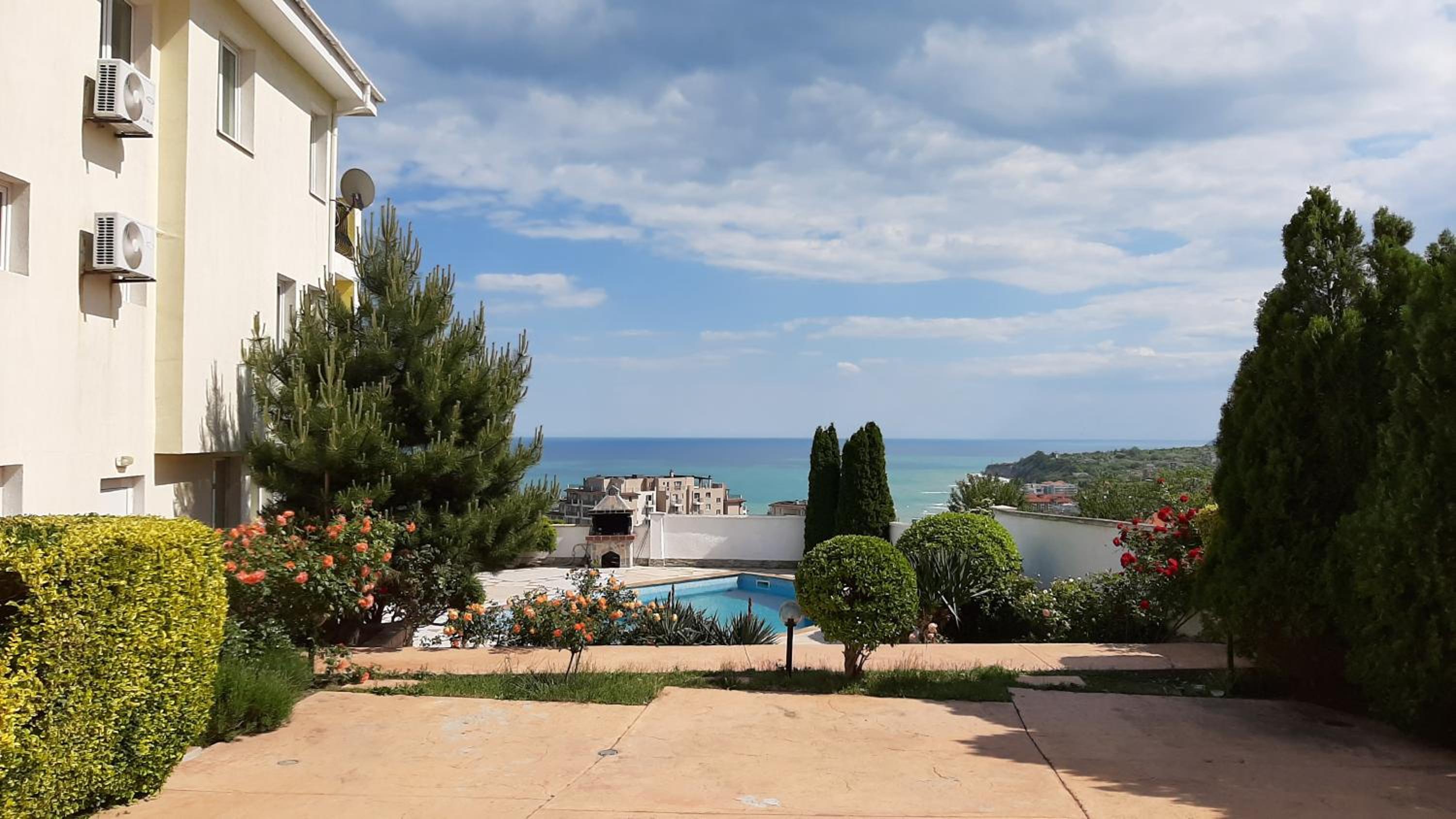 Villa Byala Grape House