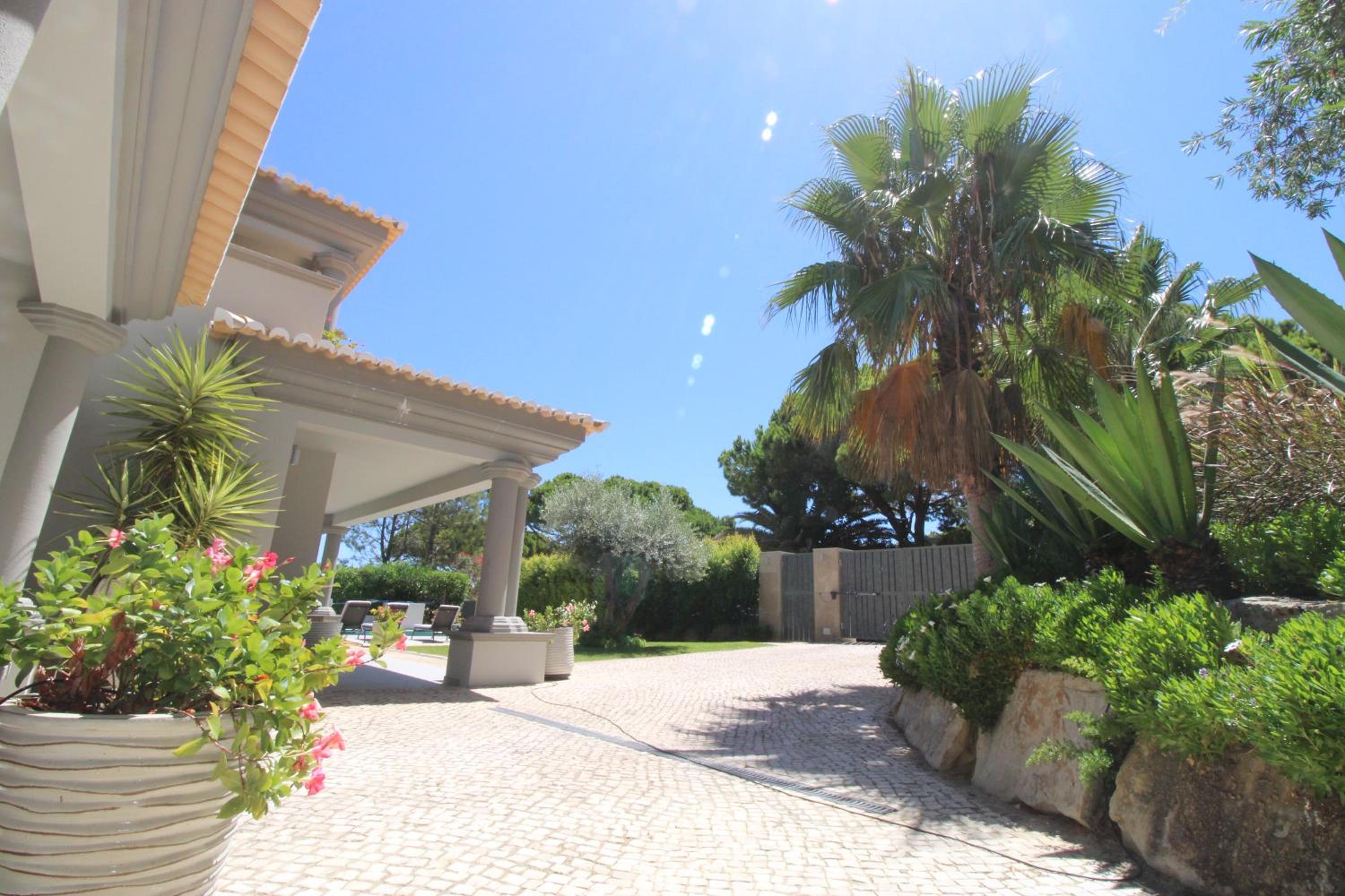 Charming Exceptional Golf Villa in Algarve