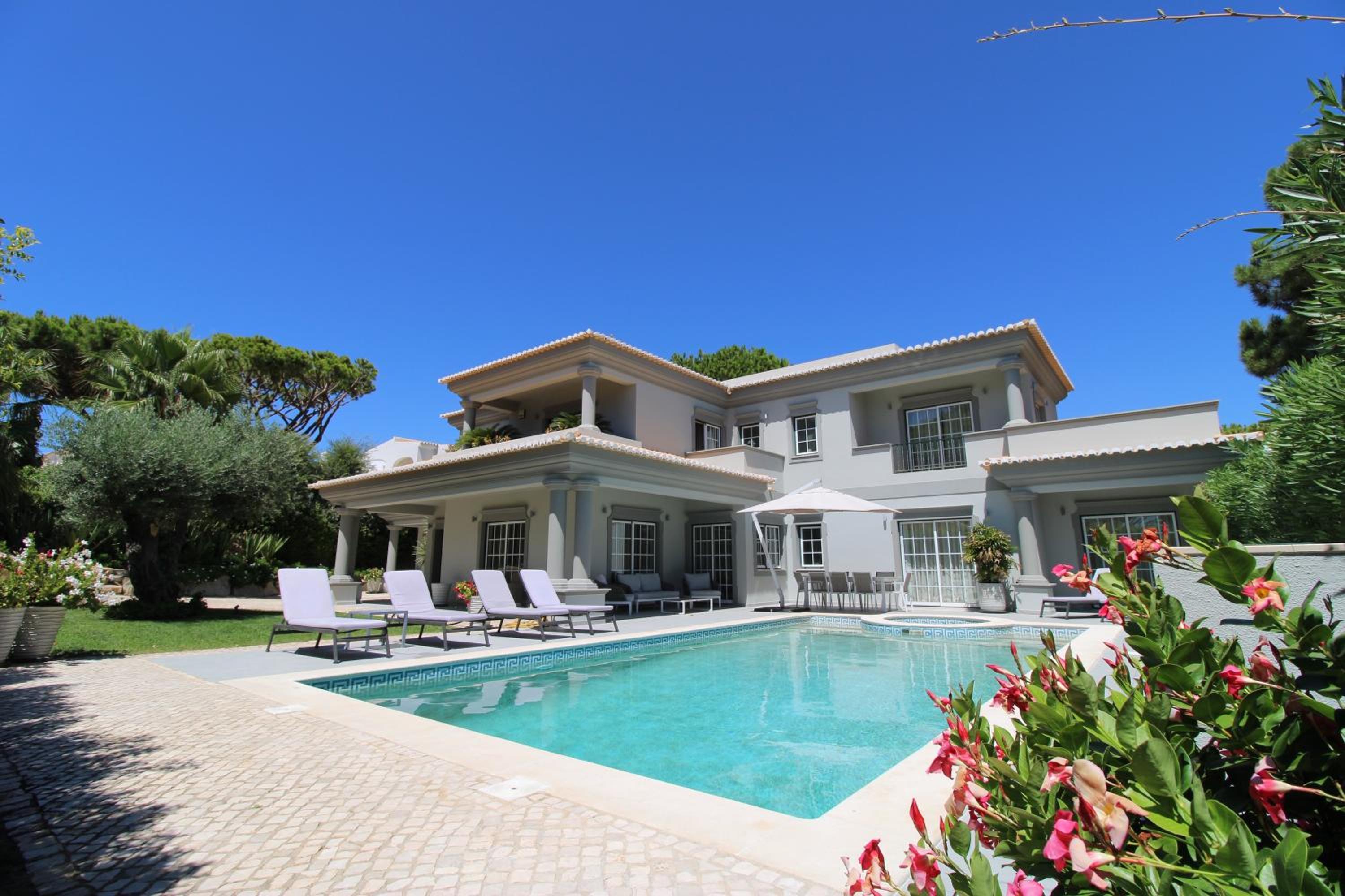 Hotel Charming Exceptional Golf Villa In Algarve
