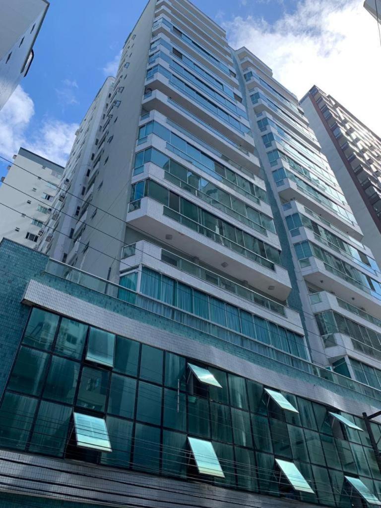 Apartamento á 30 metros praia, com vista mar. view 4