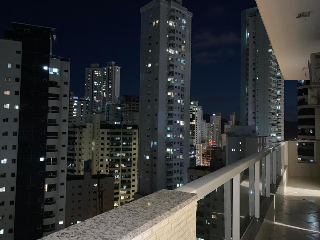 Apartamento á 30 metros praia, com vista mar. view 3