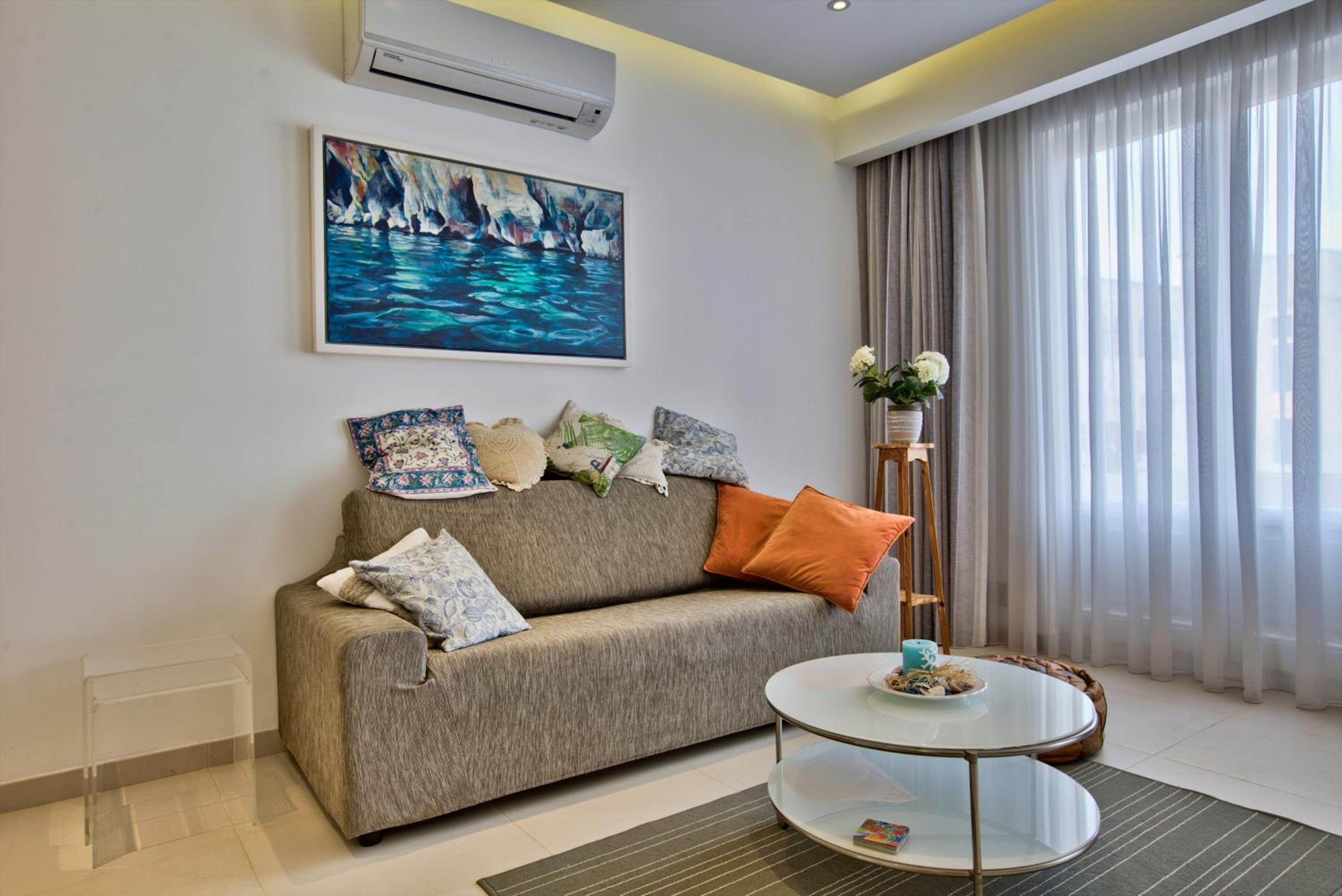 Stunning Sliema 2 Bed Apt Meters Away From Beach view 4