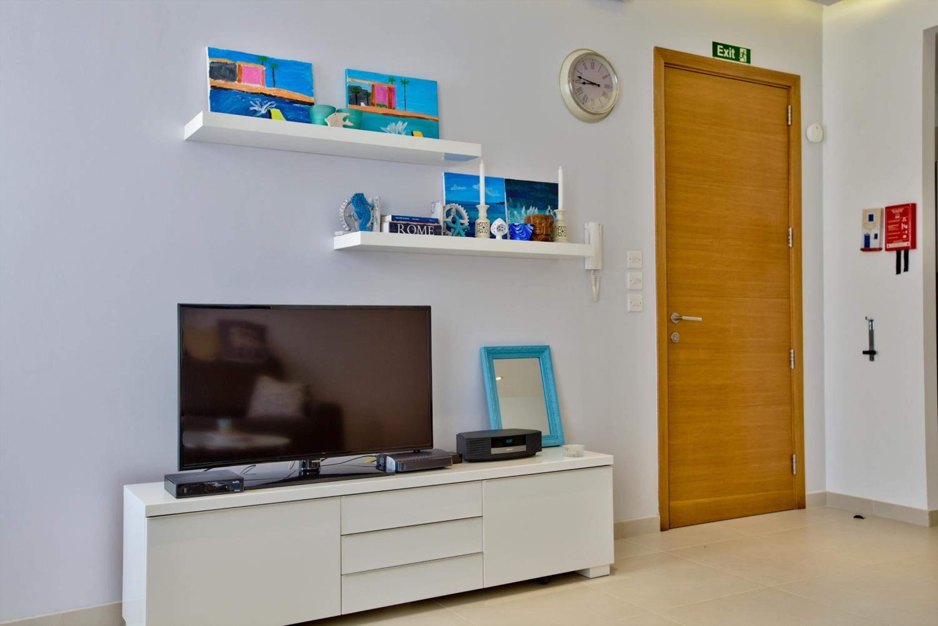 Stunning Sliema 2 Bed Apt Meters Away From Beach view 5