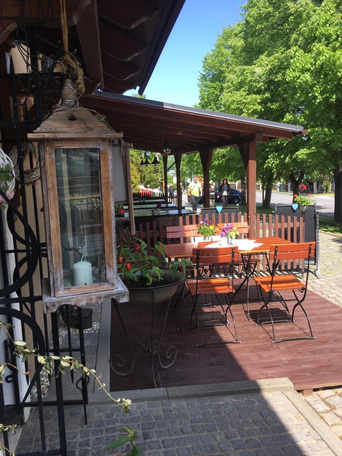 U Námořníka-Restaurant a penzion