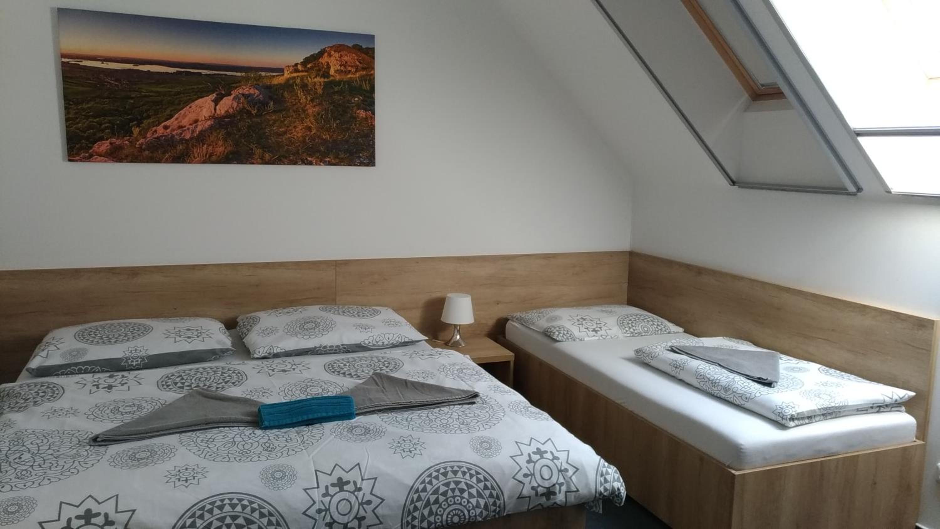 Penzion Kometa - rodinný pobyt u Novomlýnských jezer s komfortem, restaurací a dětskou zónou