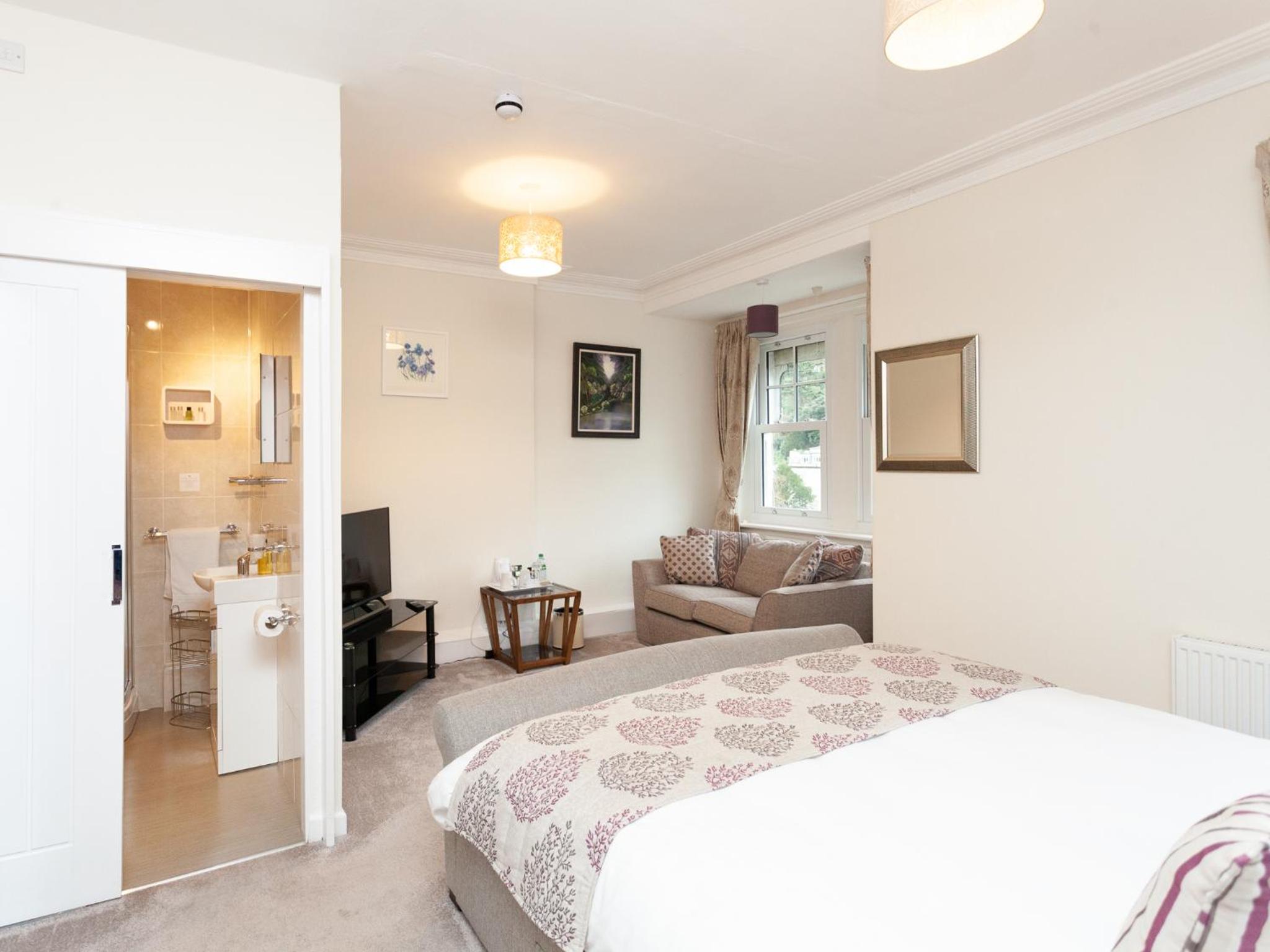 The Ravenswood B&B