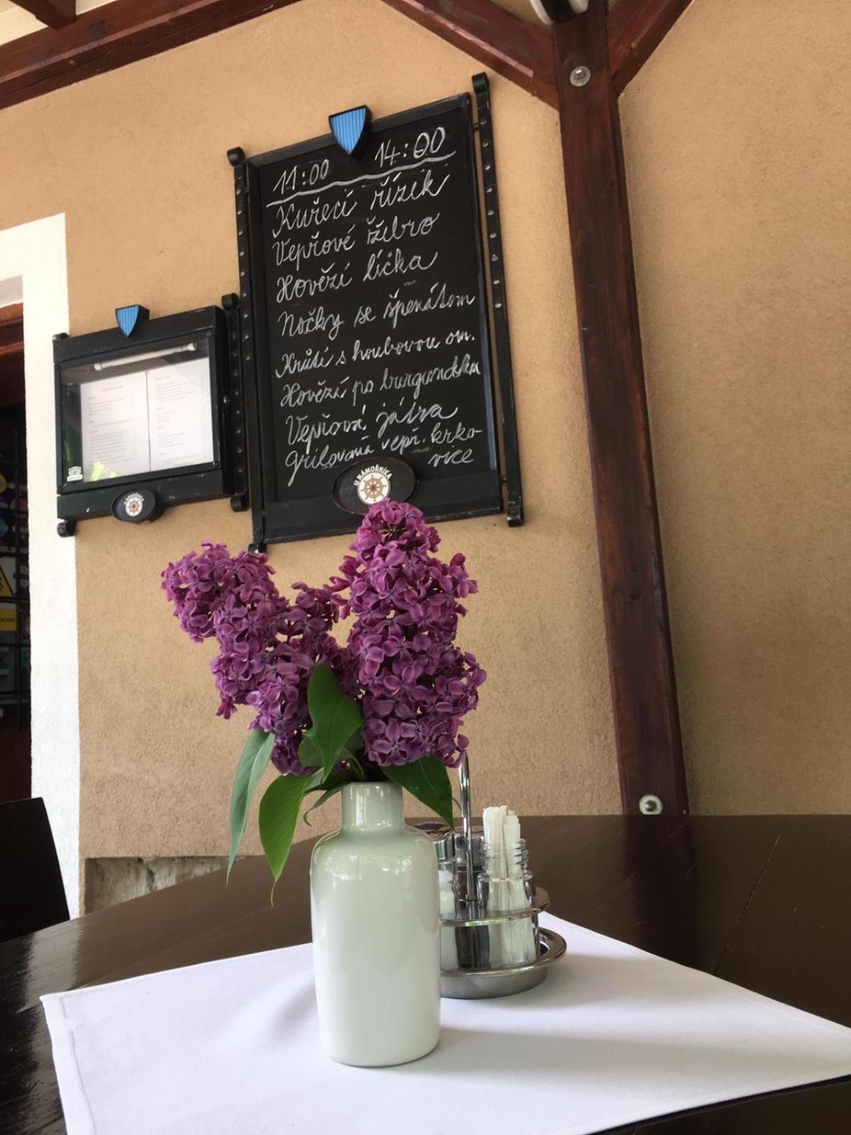 U Námořníka-Restaurant a penzion