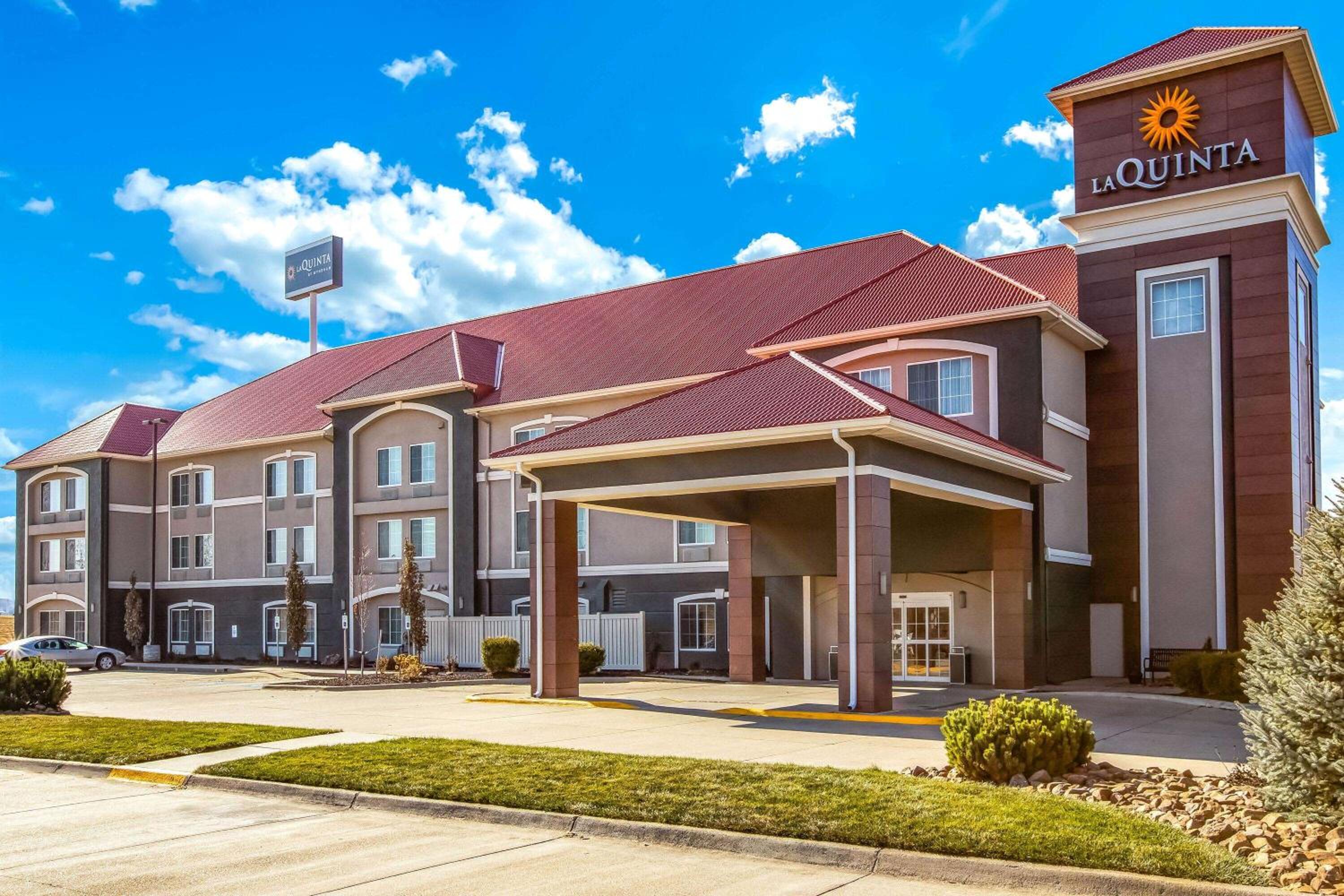 Hotel La Quinta by Wyndham North Platte - Image 1