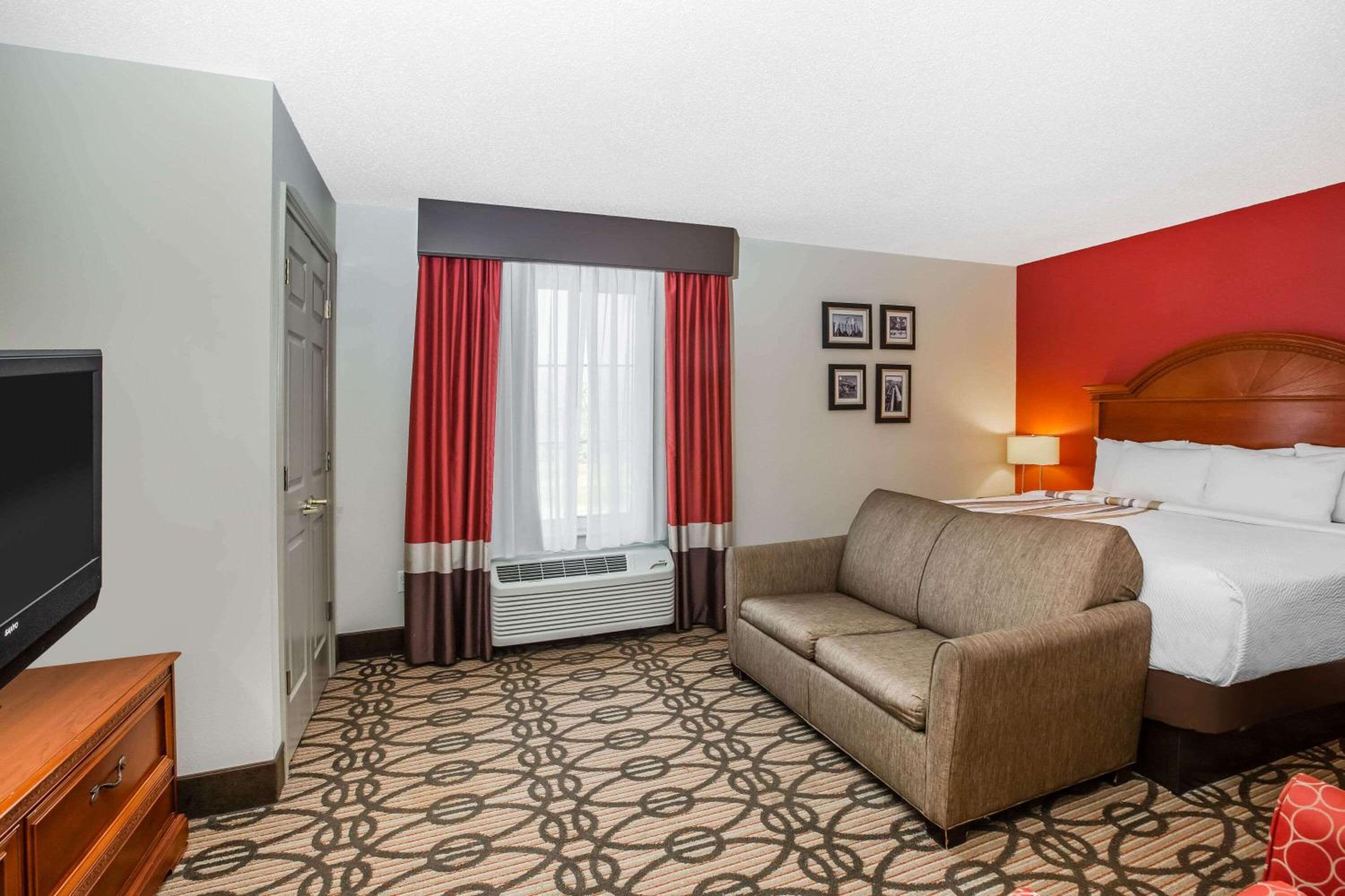 North Platte Vacations - La Quinta by Wyndham North Platte - Property Image 3