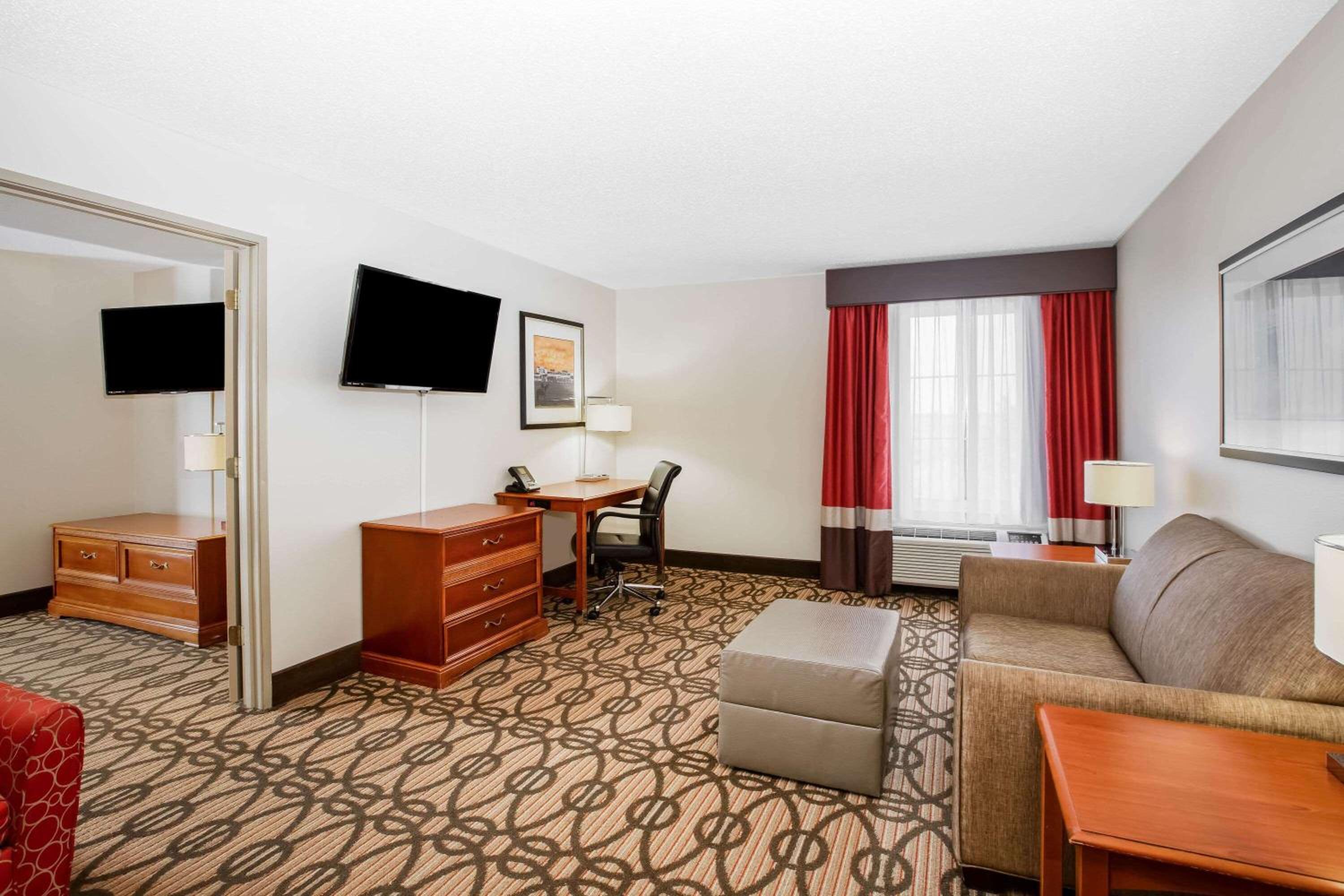 North Platte Vacations - La Quinta by Wyndham North Platte - Property Image 4