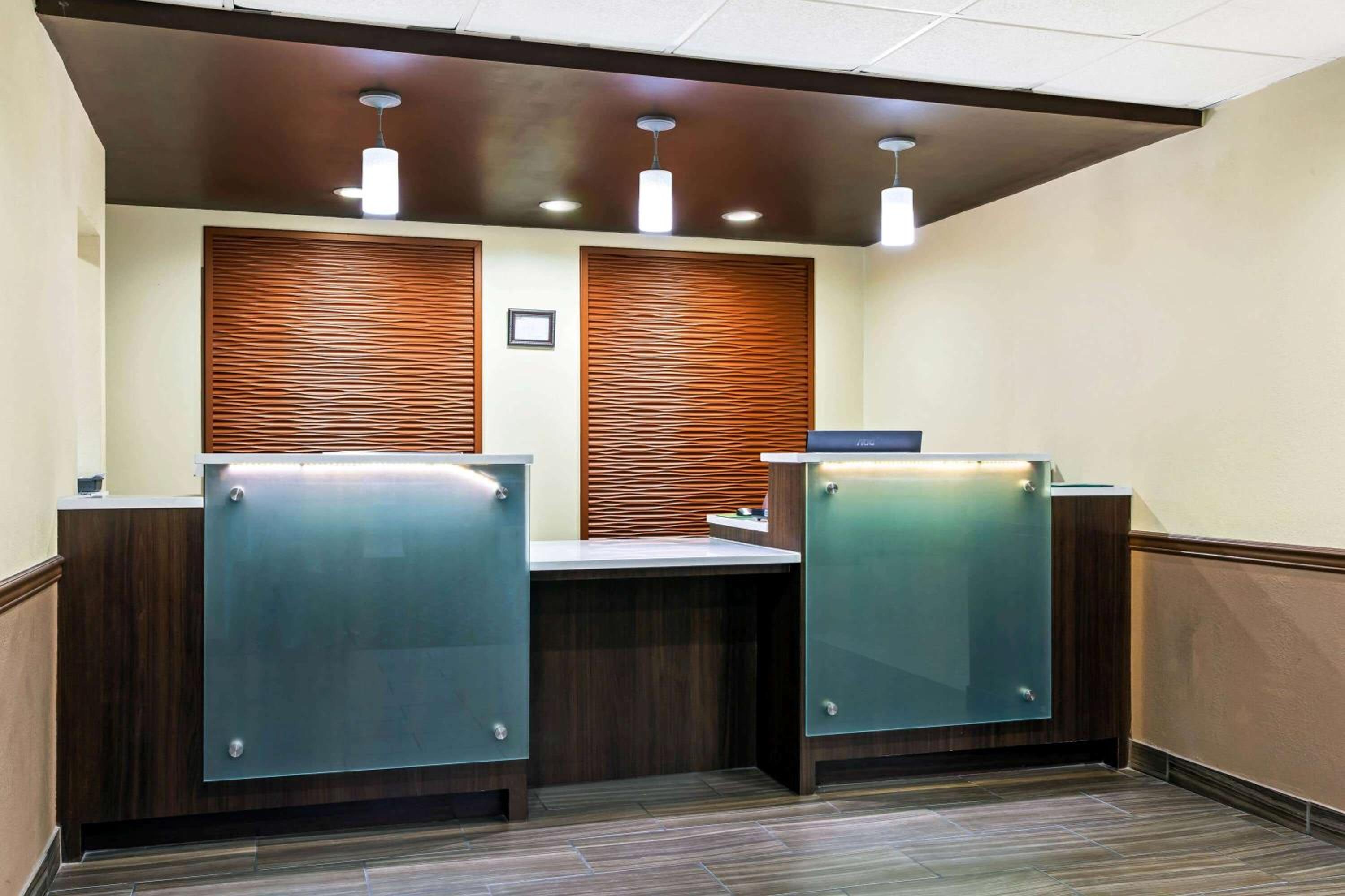 Wytheville Vacations - La Quinta by Wyndham Wytheville - Property Image 29