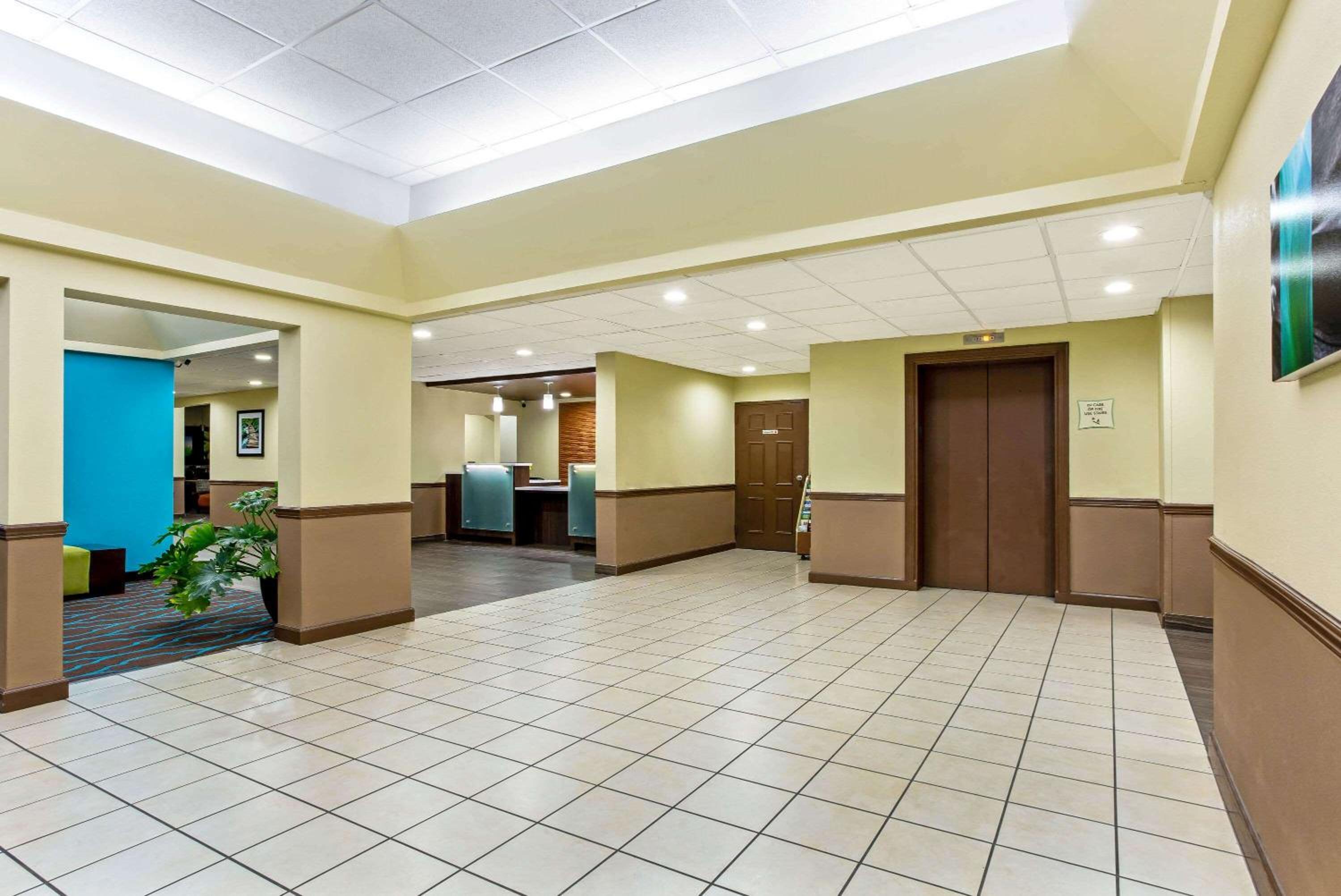 Wytheville Vacations - La Quinta by Wyndham Wytheville - Property Image 30