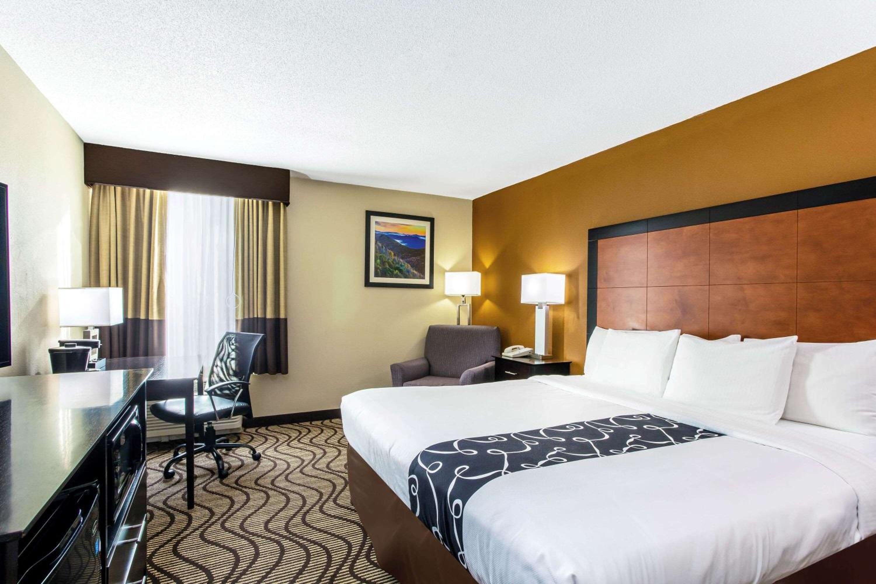 Wytheville Vacations - La Quinta by Wyndham Wytheville - Property Image 20