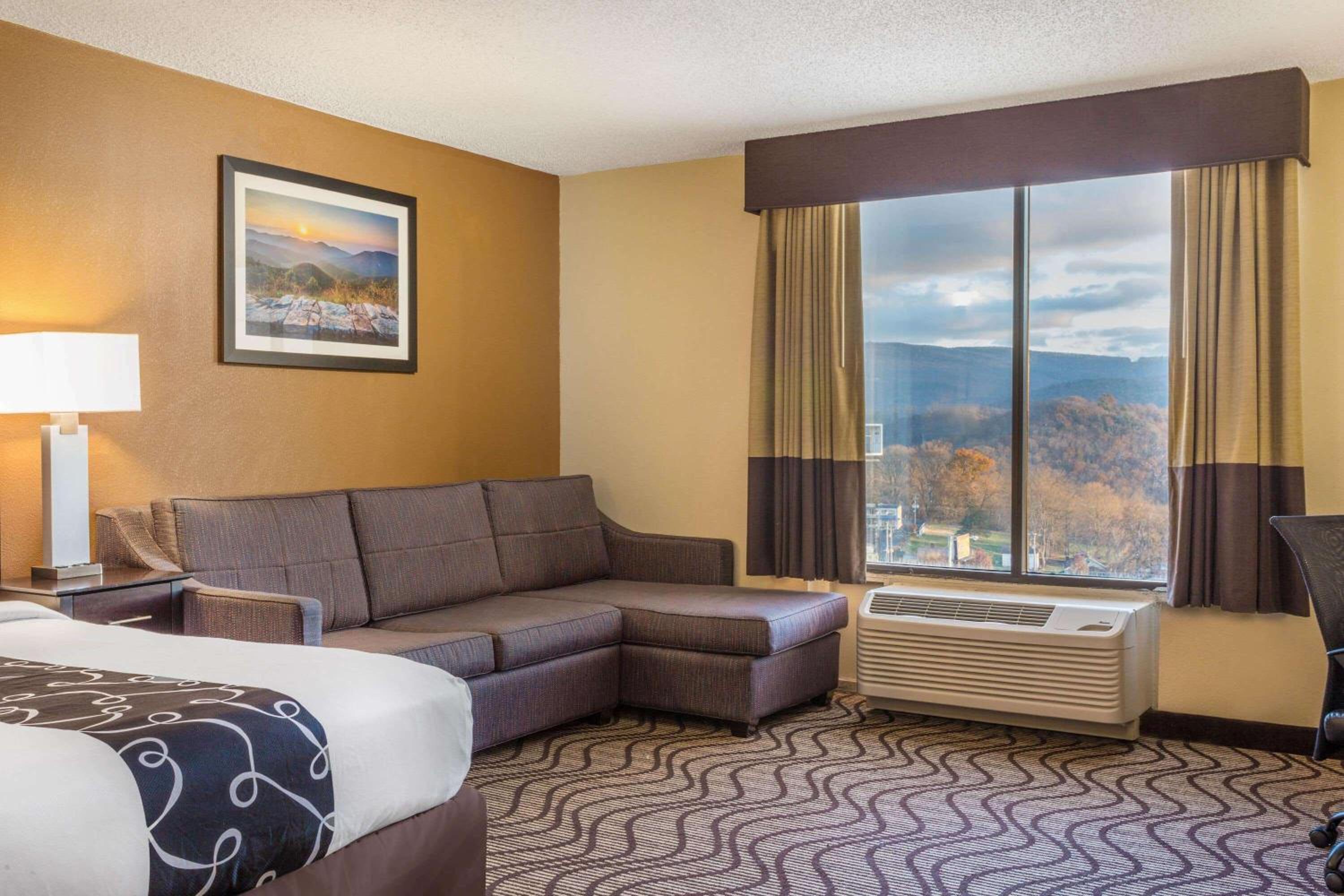 Wytheville Vacations - La Quinta by Wyndham Wytheville - Property Image 11