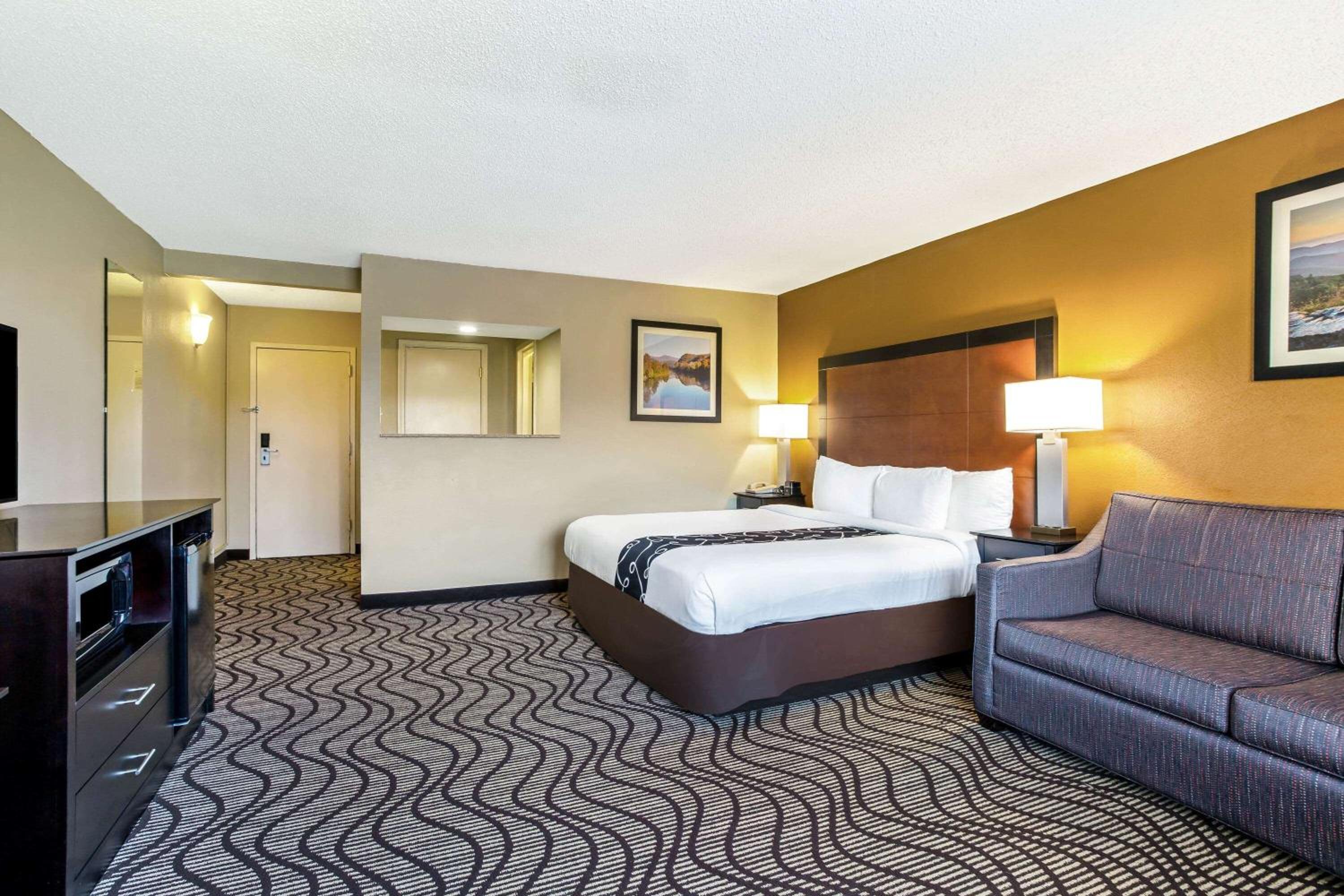 Wytheville Vacations - La Quinta by Wyndham Wytheville - Property Image 9